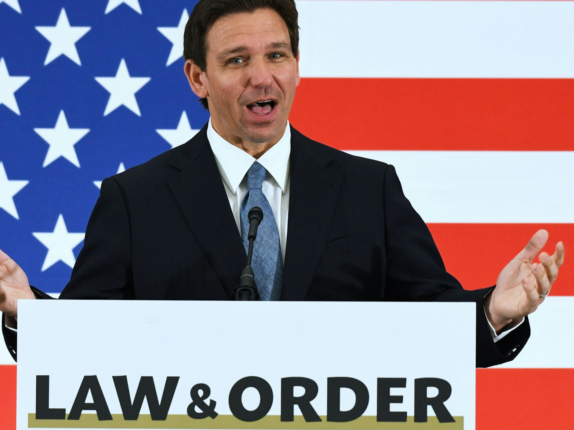 Recht und Ordnung, damit will Ron DeSantis punkten. Sein Twitter-Gespräch mit Elon Musk geriet aber technisch sehr in Unordnung.