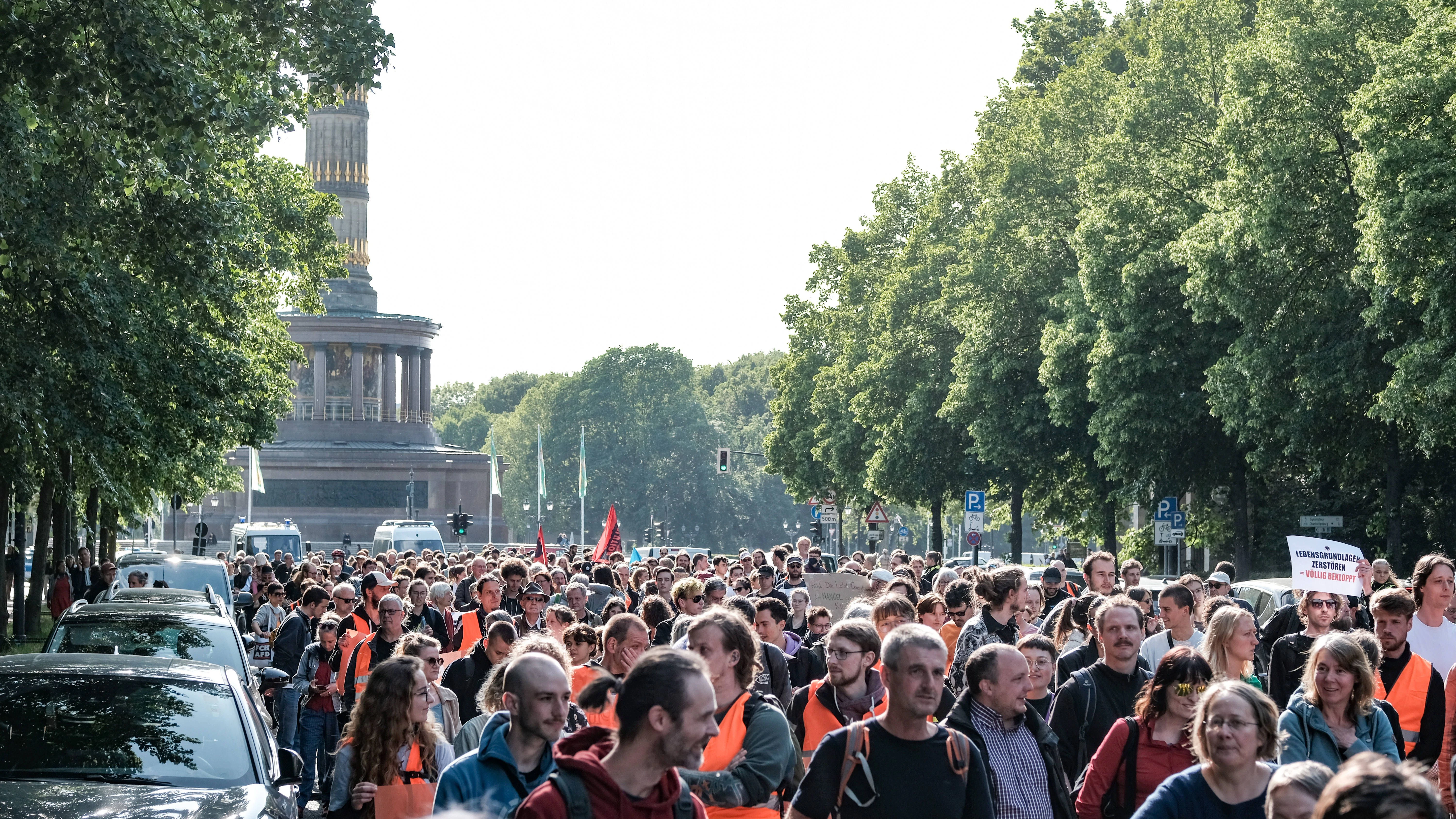 Hunderte Menschen haben sich am Mittwoch mit den Aktivisten der Letzten Generation solidarisiert.&nbsp;