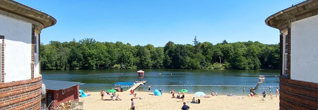 Erlebnis-Parcours im Strandbad Plötzensee Berlin. Für Freunde oder Teamevents.