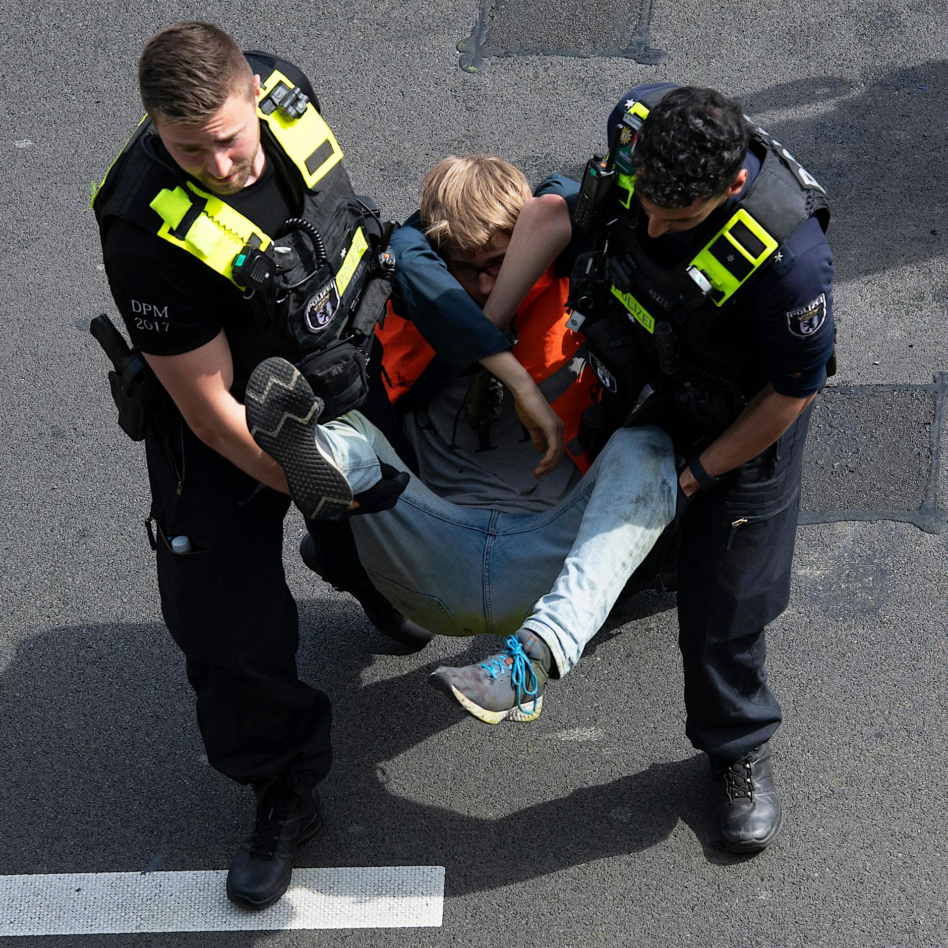 Kai Wegner und die Klima-Kleber: Von der Straße zerren, wegsperren und bestrafen