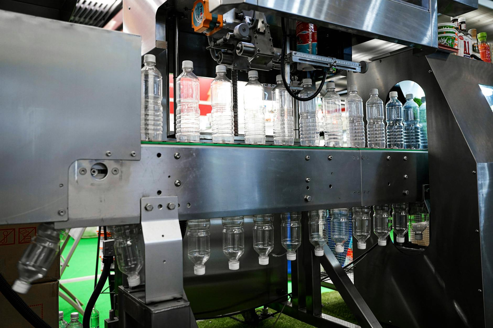 Maschine zur Herstellung von Plastikflaschen