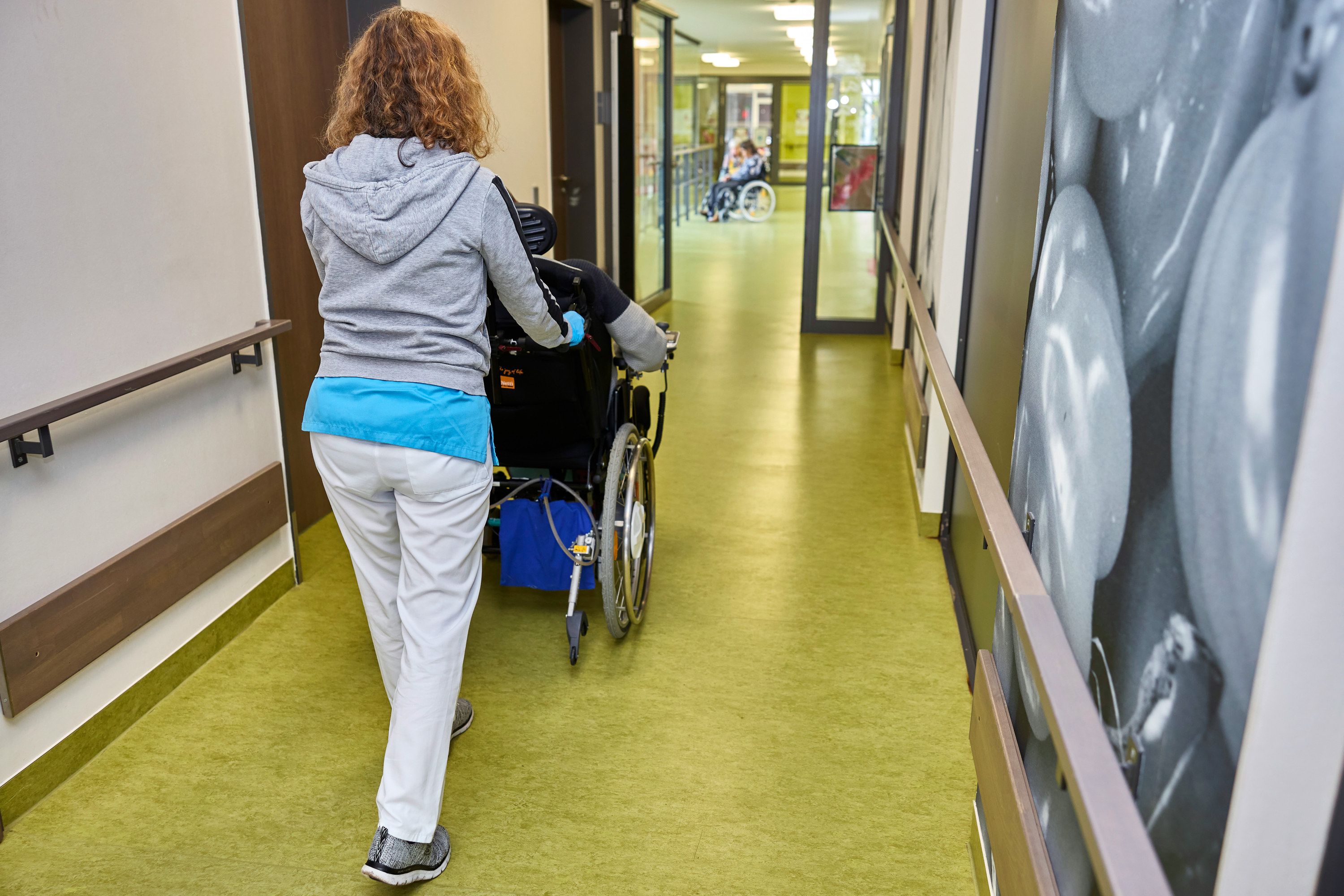 Bundestag Beschließt Milliardenschwere Pflegereform: Das ändert Sich