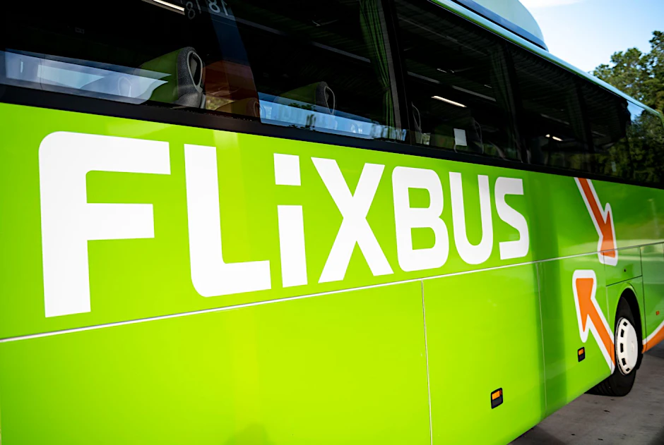 ARCHIV - Ein Flixbus steht im Zentralen Omnibusbahnhof in Berlin.  