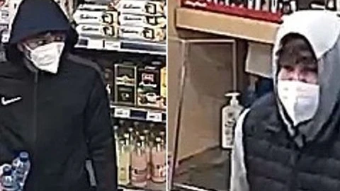 Die Polizei bittet um Mithilfe bei der Suche nach diesen Tankstellenräubern.