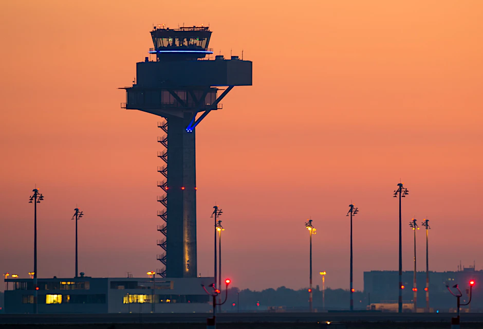 Der Tower am Flughafen BER