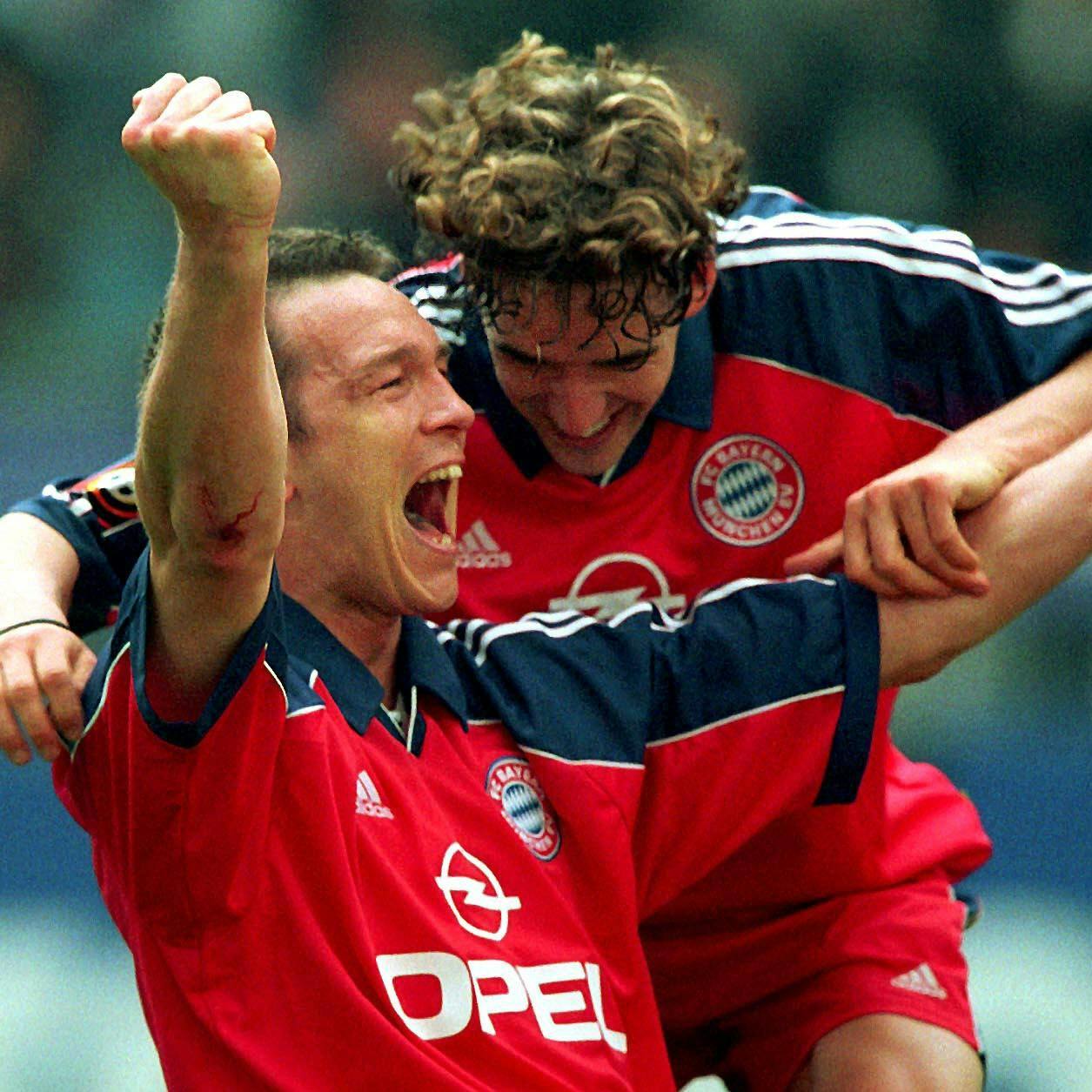 So jubelte Bayernstar Patrik Anderson über seinen die Schale bringenden Ausgleich beim HSV in der Spielzeit 200/01.