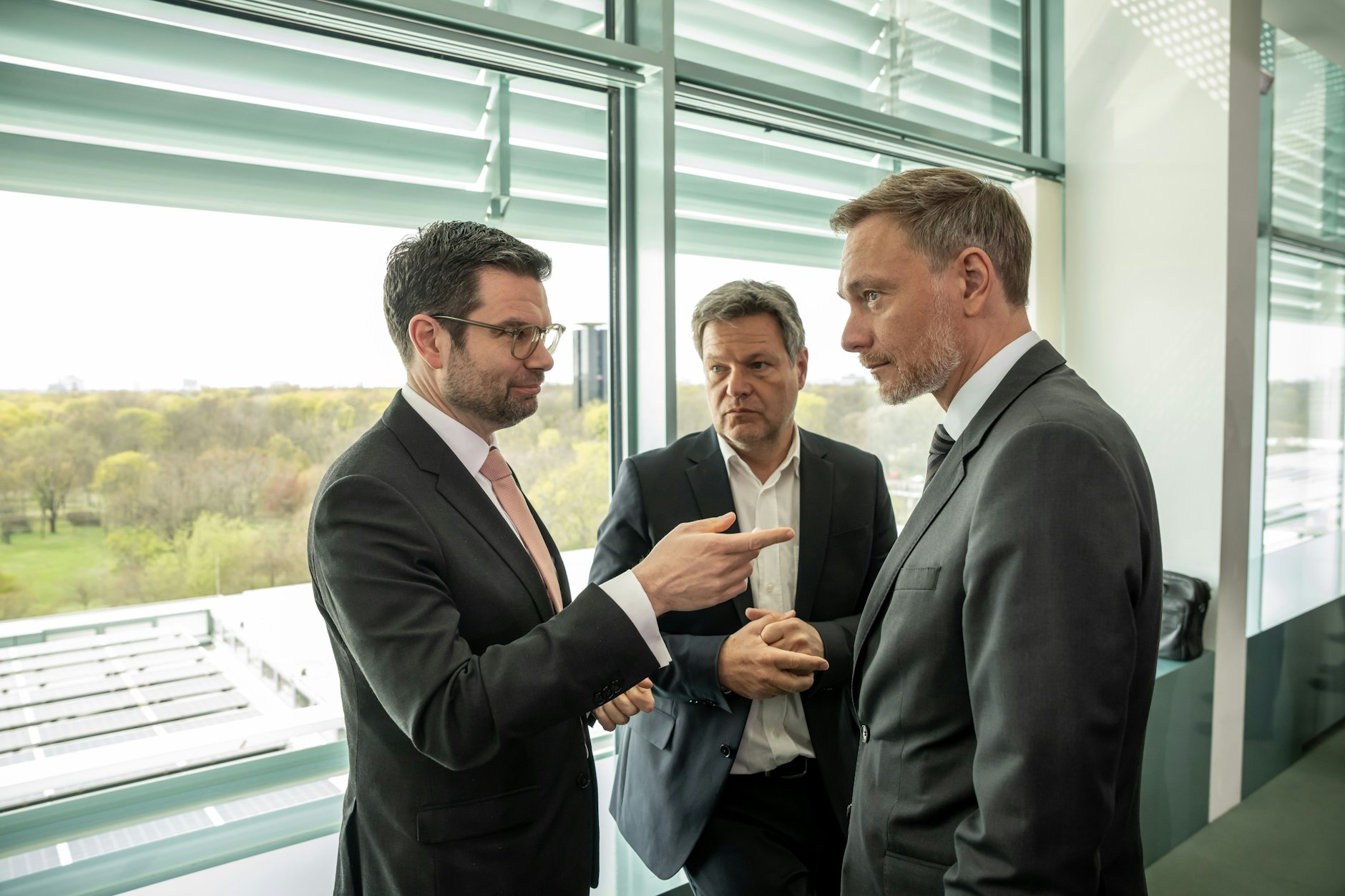 Die FDP gibt den Ton vor, die Grünen sind außen vor: Justizminister Marco Buschmann (FDP),&nbsp; Wirtschaftsminister Robert Habeck (Grüne) und&nbsp;Finanzminister Christian Lindner (FDP, v. l.)&nbsp;