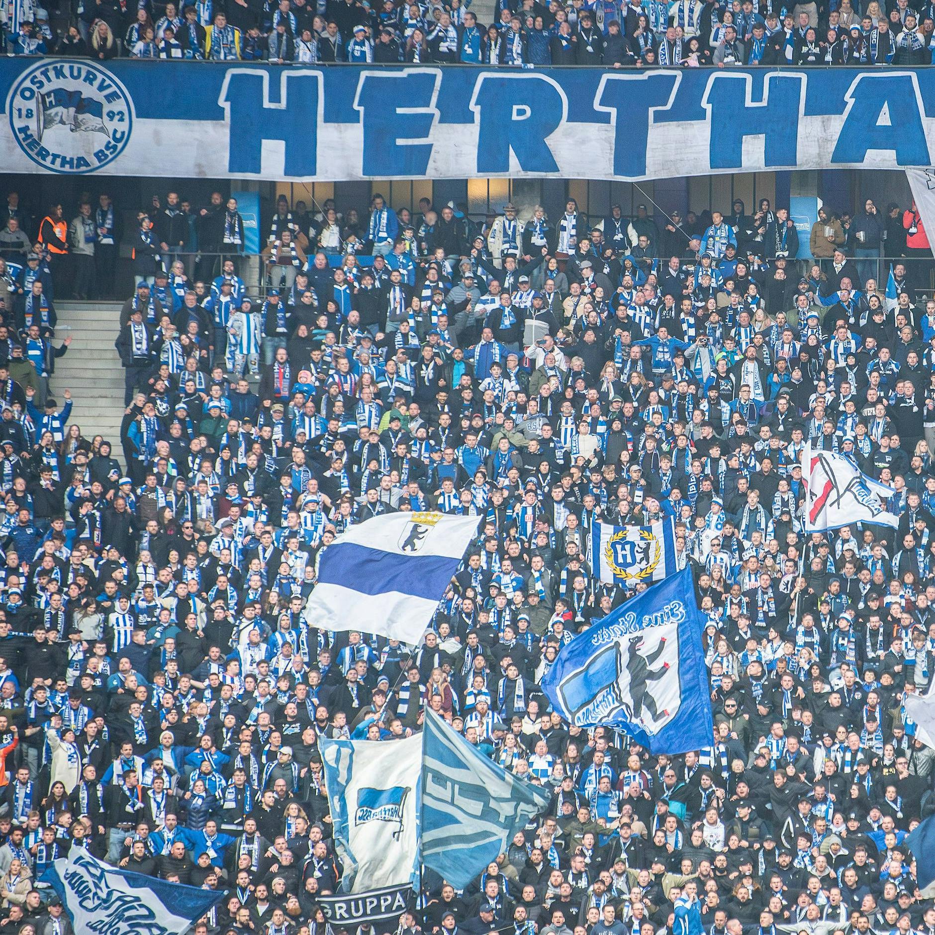 Pause für Klima-Kleber! Hertha-Fans planen Mega-Konvoi, die AVUS wird blau-weiß