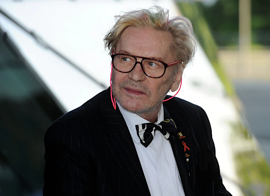 ARCHIV - Schauspieler Helmut Berger bei einer Preisverleihung im Jahr 2013.  
