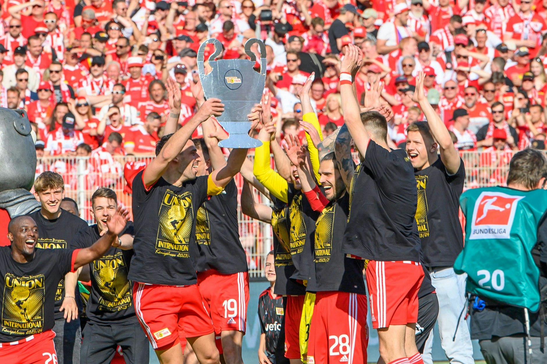 Der 1. FC Union Berlin feiert den Einzug in die Champions League nach dem Heimspiel gegen den SV Werder Bremen.