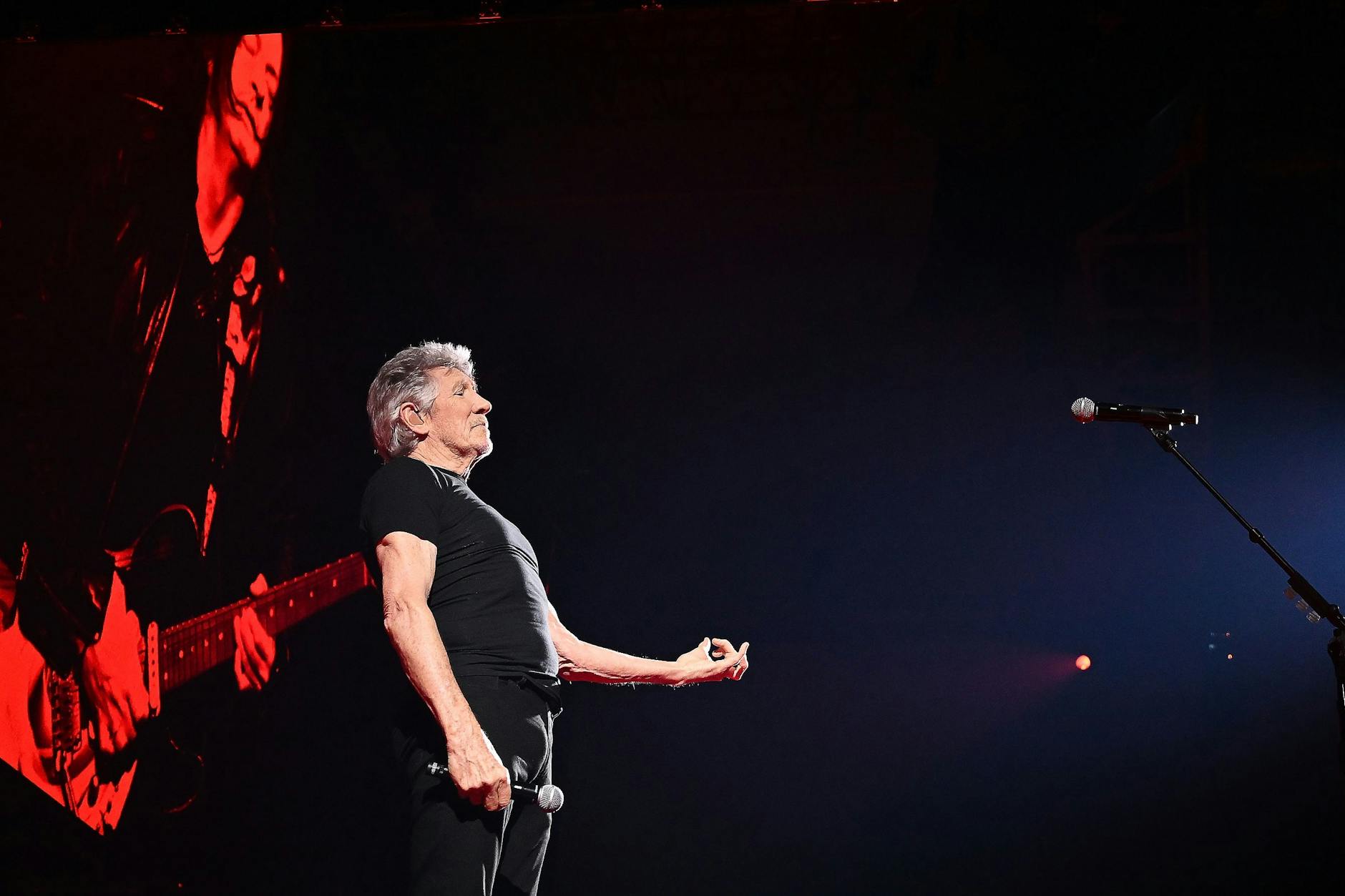 Pink-Floyd-Mitbegründer Roger Waters bei einem Auftritt während seiner Deutschland-Tour.