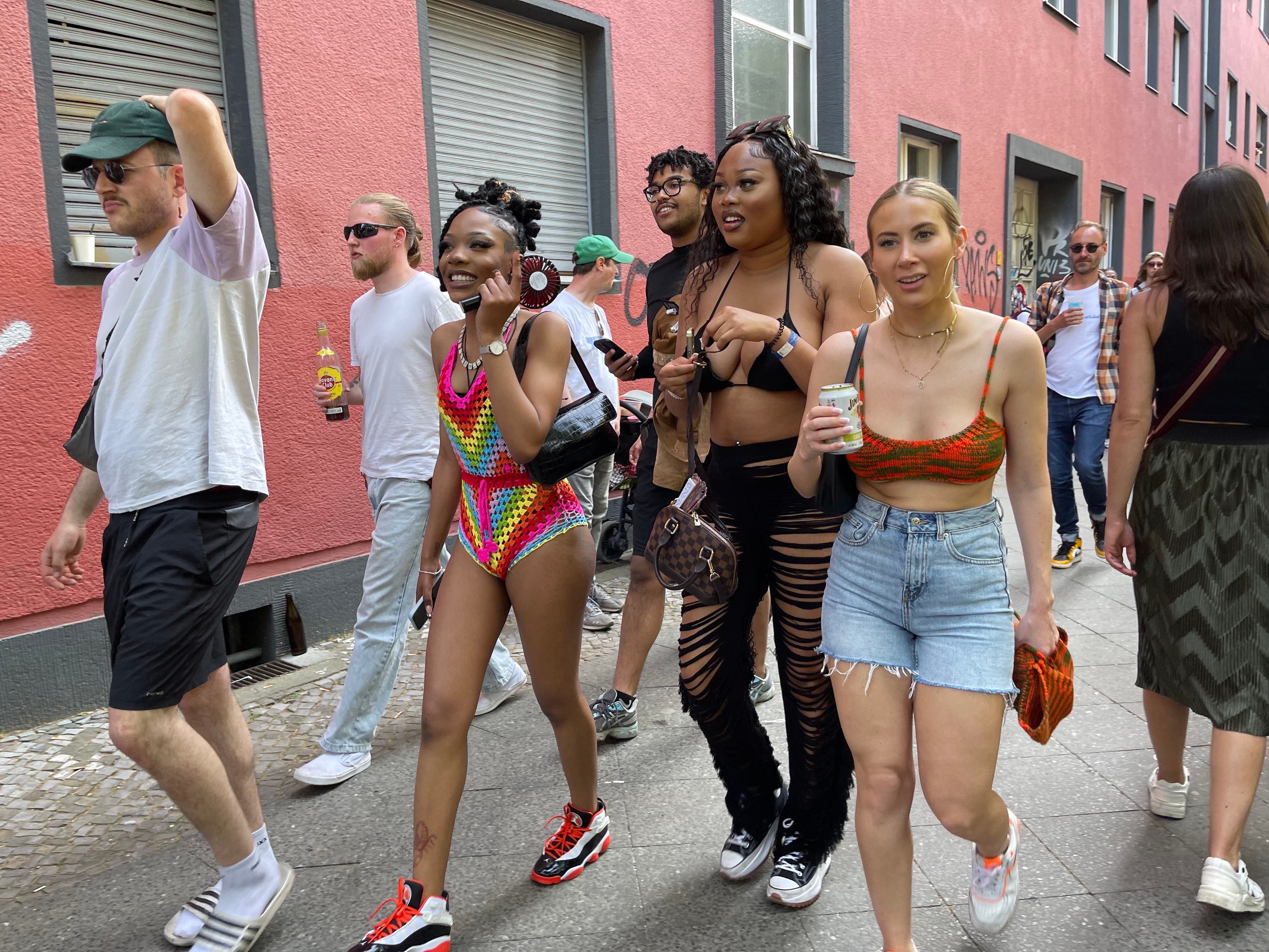 Berlin Street Style: Das sind die Looks vom Karneval der Kulturen 2023