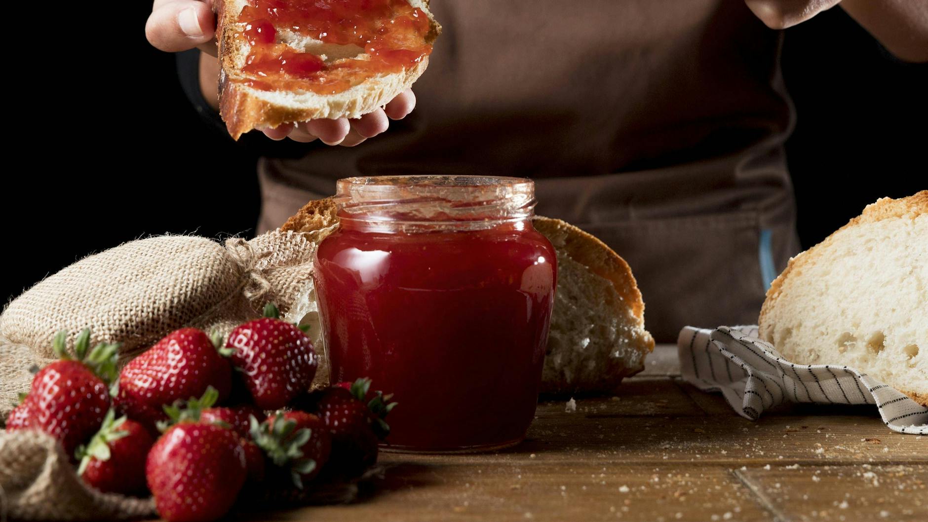 Selbstgemachte Erdbeermarmelade ist einfach der pure Genuss.