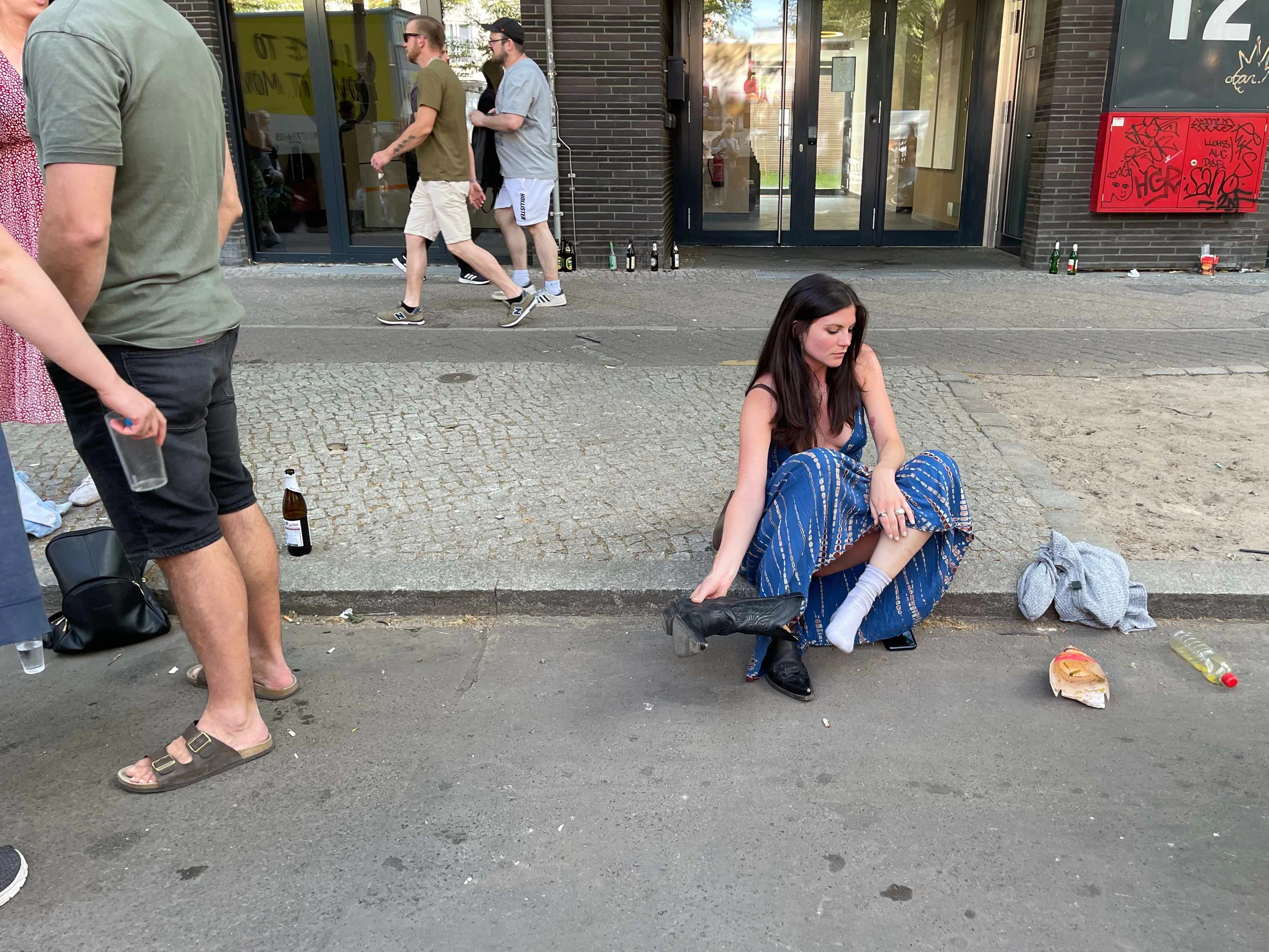 So, und jetzt erstmal die Schuhe aus ... ist doch etwas warm in den Cowboyboots.