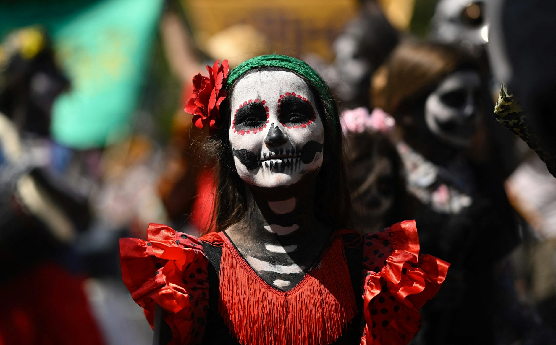 In Mexiko werden der Tod mit einem bunten Fest gefeiert. Heute tanzen die Toten in Berlin-Kreuzberg.