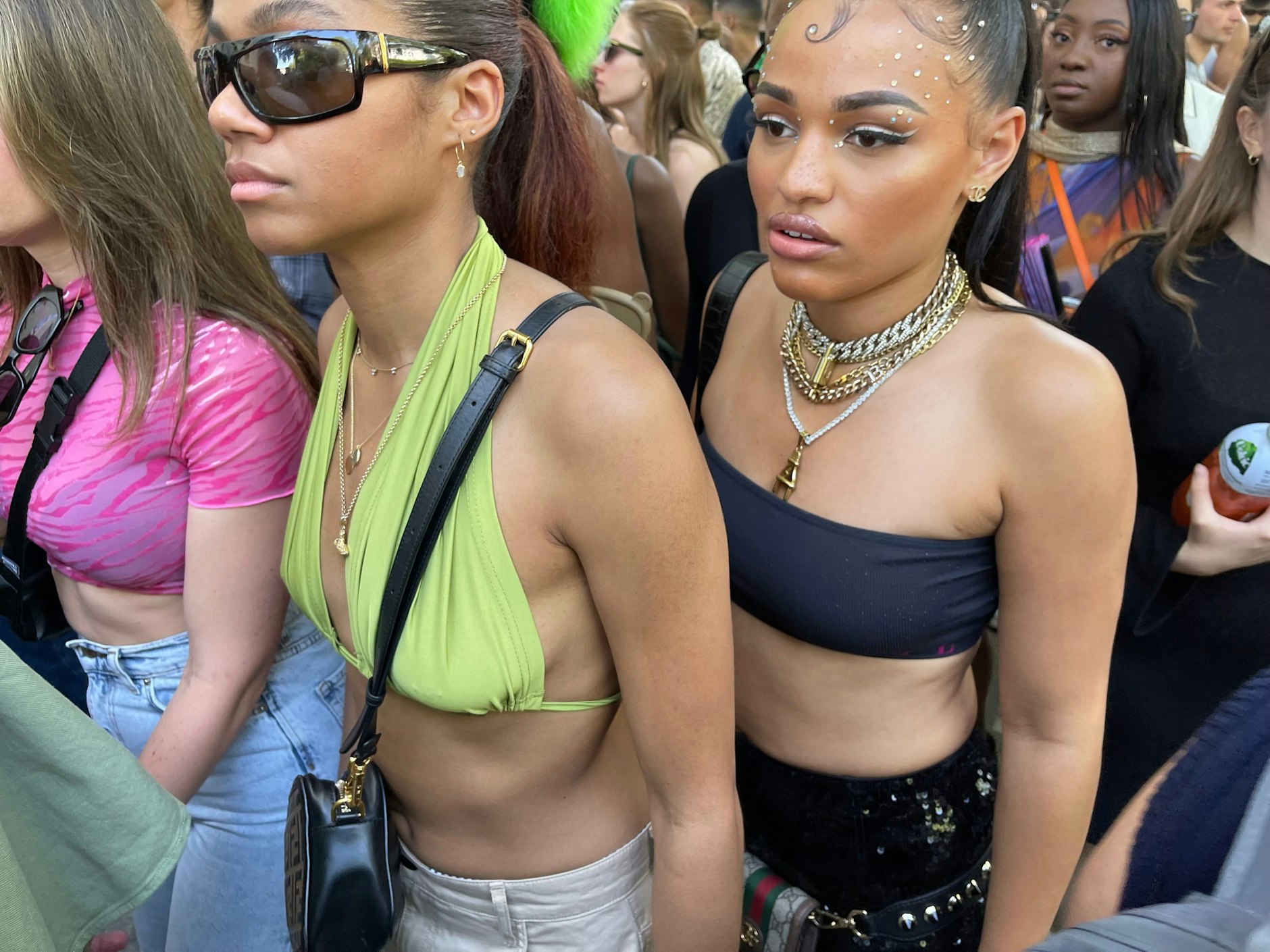 Nochmal Bikinis und dichtes Gedränge, Strickjacke oder Pullover konnte man bei diesem Wetter getrost zu Hause lassen.