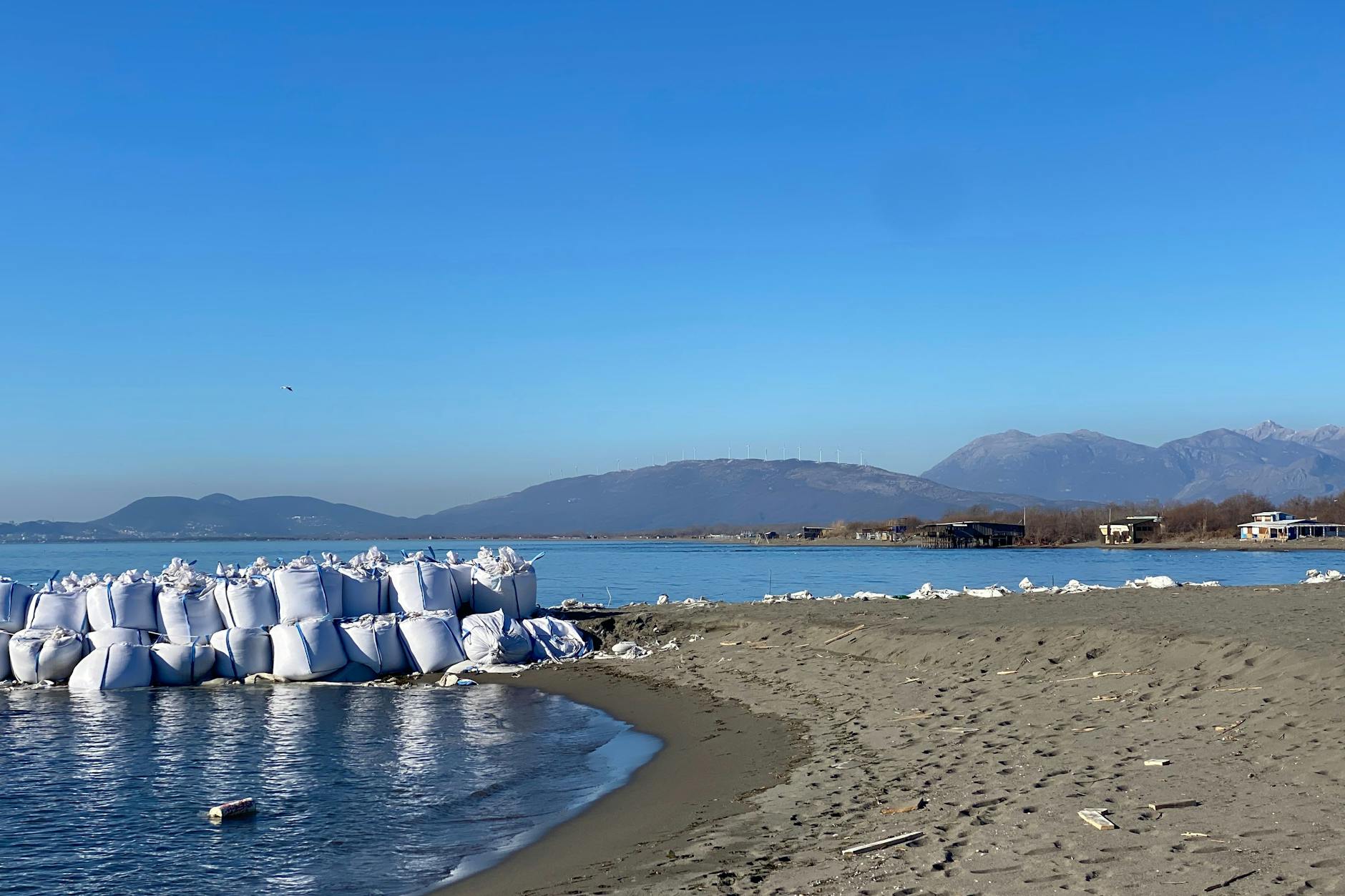 Die Insel Ada Bojana in Montenegro an der Grenze zu Albanien