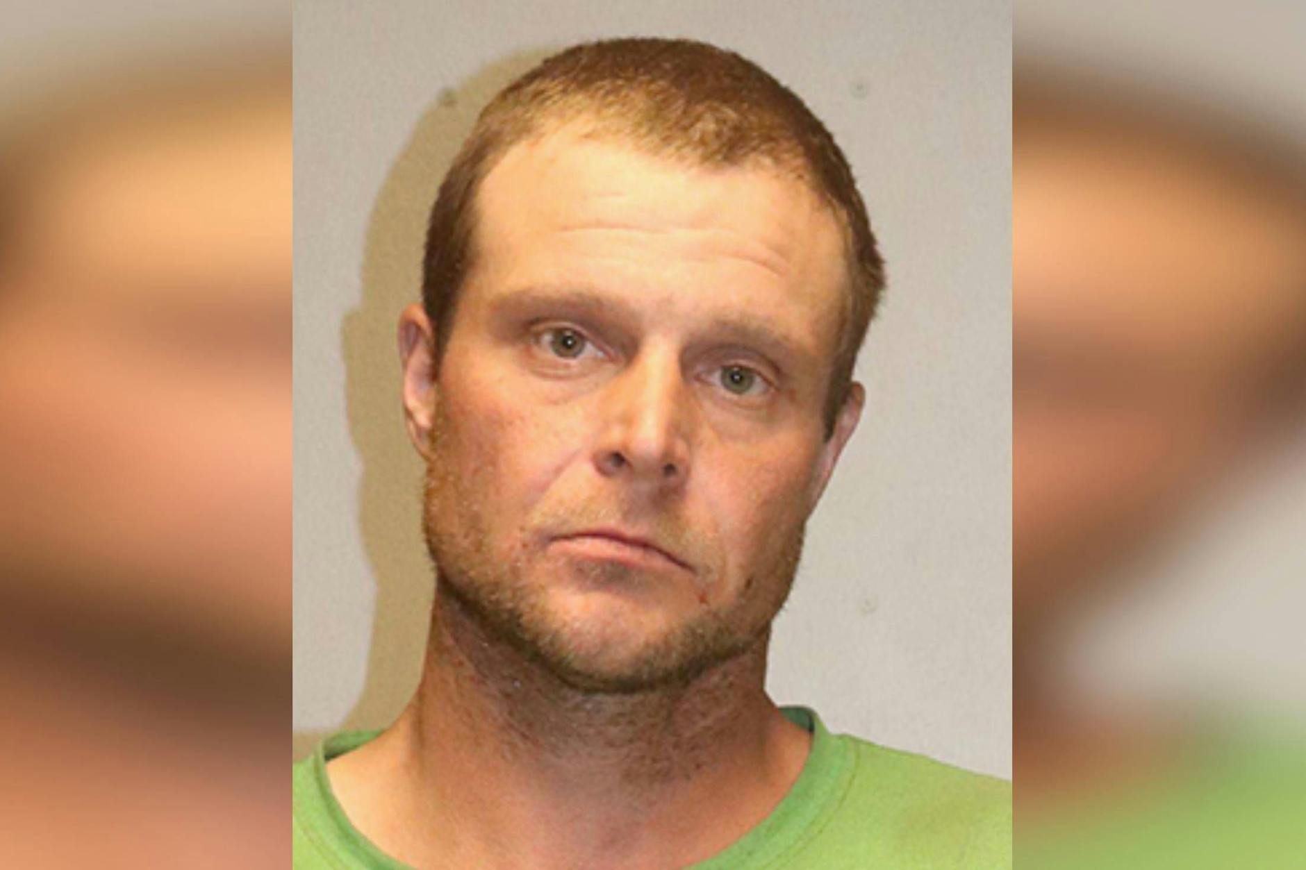 Travis Carlson wurde von der Polizei verhaftet.