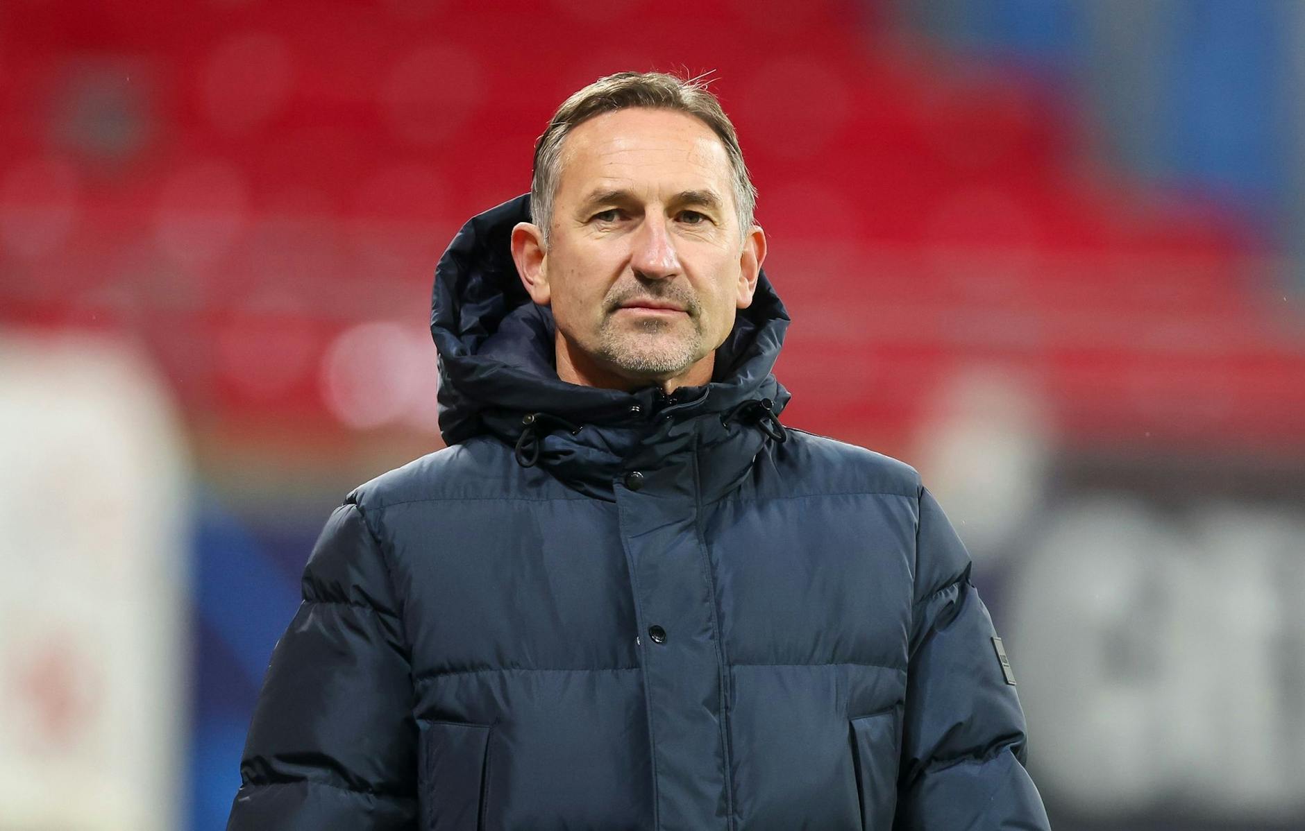 ARCHIV - Will in Regensburg als Sportchef eine schlagkräftige Truppe für die 3. Liga aufstellen: Achim Beierlorzer.