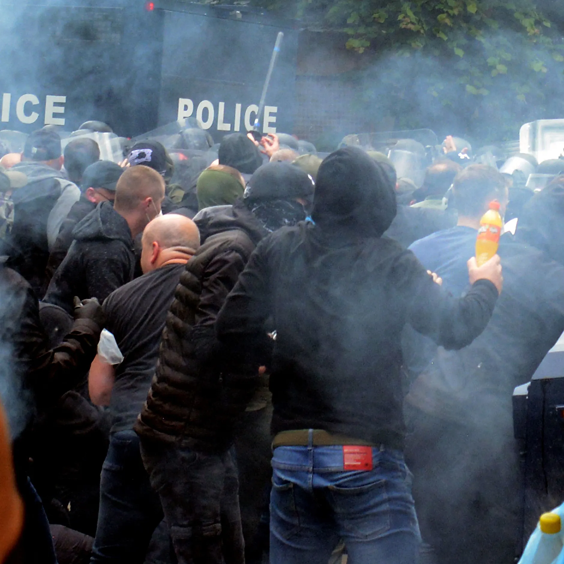 Kosovo: Serben versuchen, Stadtverwaltung in Zvecan zu stürmen