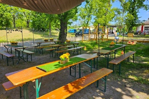 Auf 300 m² ist Platz für Spiel, Spaß und lecker Essen ...