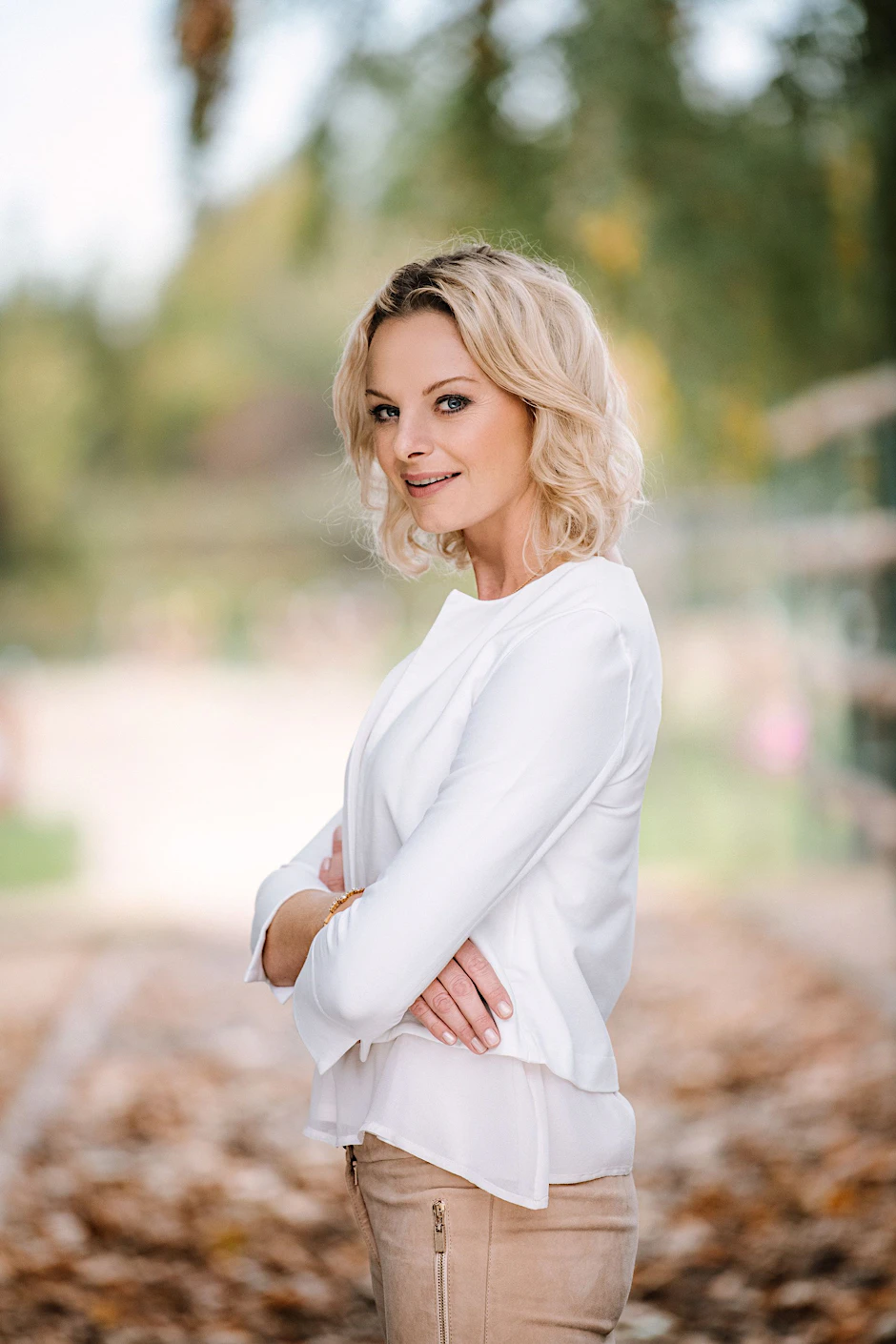 „Bares für Rares“-Händlerin Susanne Steiger liebt neben Schmuck auch Pferde.