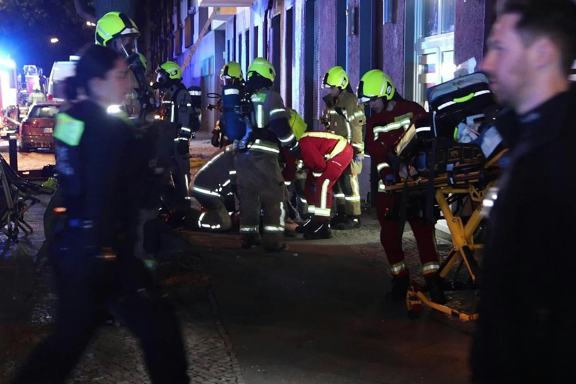Rettungskräfte der Berliner Feuerwehr im Einsatz.