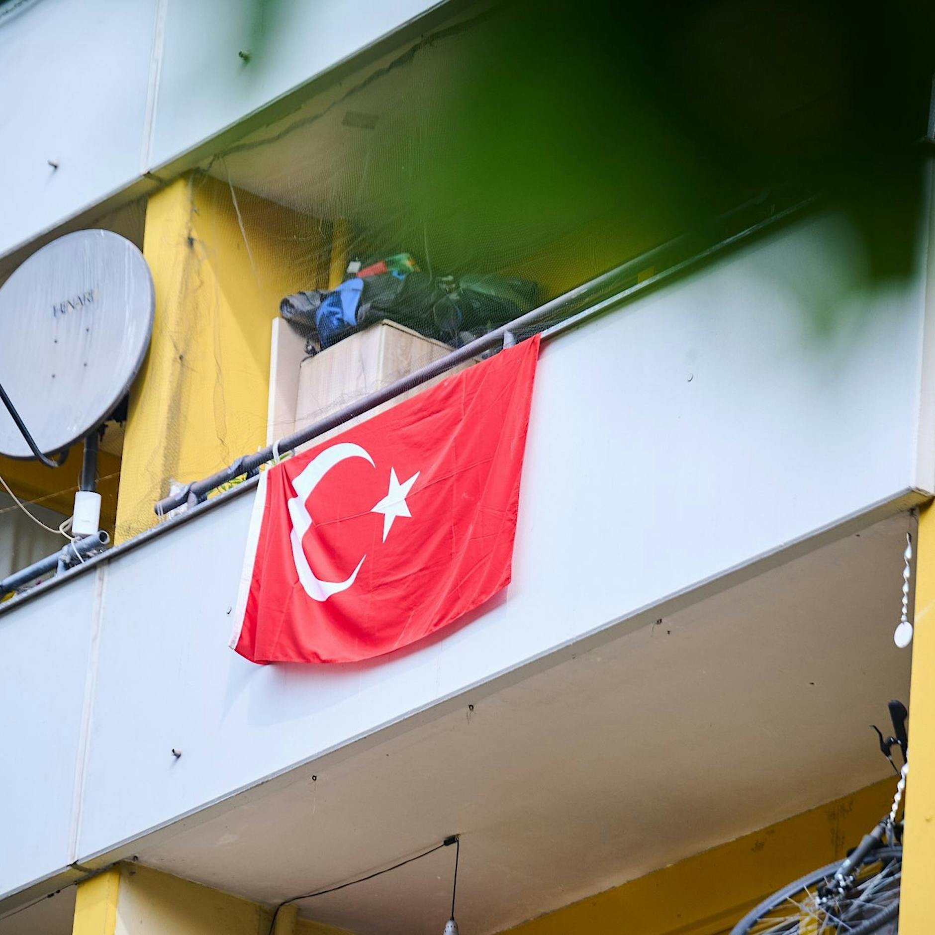 Nach Stichwahl in Türkei Autokorso am Berliner Ku'damm