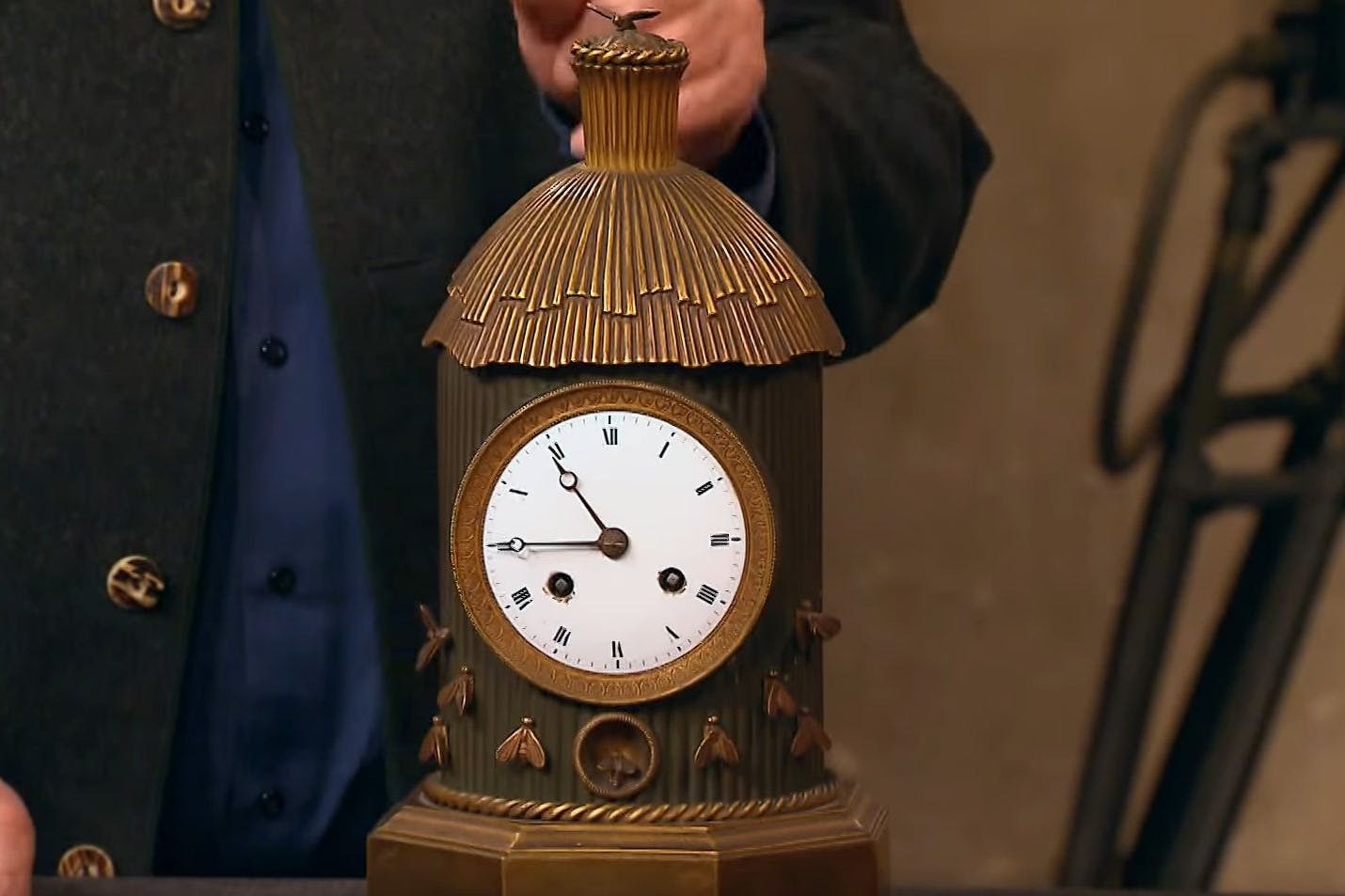 Bienenkorb-Uhr findet bei „Bares für Rares“ viele Fans.