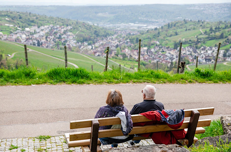 ARCHIV - Im vergangenen Jahr sind die Menschen in Deutschland im Schnitt mit 64,4 Jahren in Rente gegangen.  