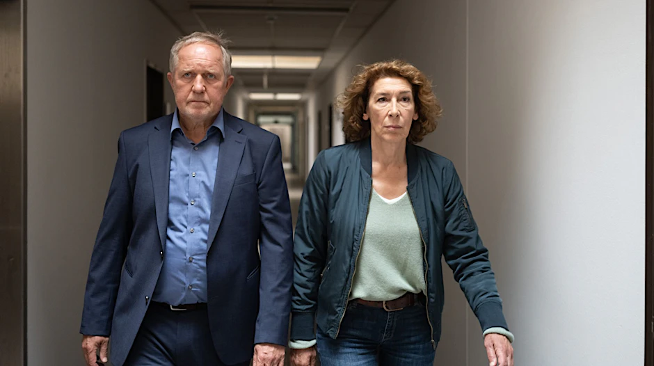 ARD Degeto TATORT: AZRA, am Montag (29.05.23) um 20:15 Uhr und um 01:25 Uhr im ERSTEN.
            Moritz Eisner (Harald Krassnitzer) und Bibi Fellner (Adele Neuhauser)
            © , honorarfrei - Verwendung gemäß der AGB im engen inhaltlichen, redaktionellen Zusammenhang mit genannter Degeto-Sendung bei Nennung "Bild: ARD Degeto/ORF/Felix Vratny" (S2+). ARD Degeto/Programmplanung und Presse, Tel: 069/1509-335, degeto-presse@degeto.de