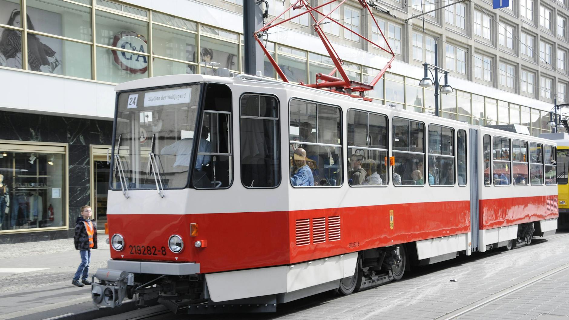 40 Jahre Tatra in Berlin - Veranstaltung der BVG am Alexanderplatz in Berlin. 