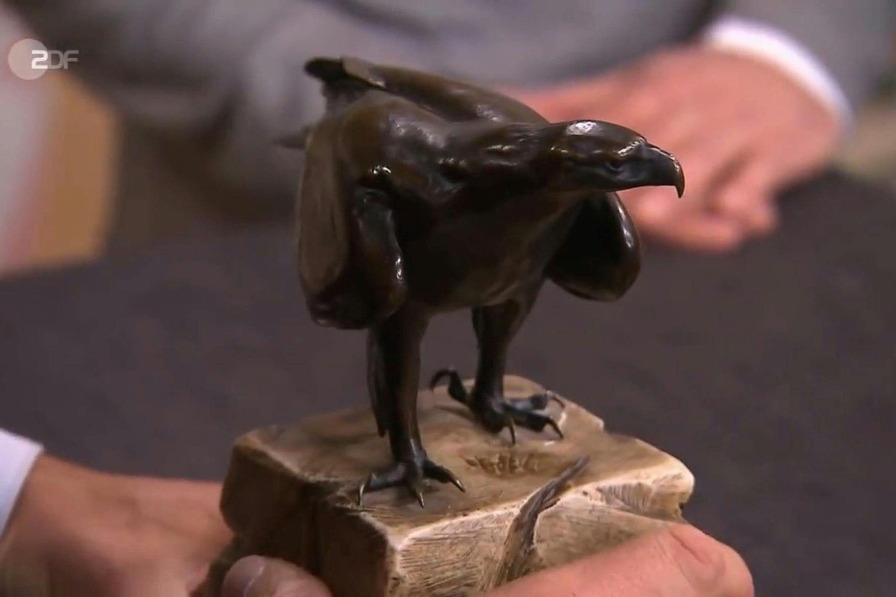 Diese Freimaurer-Skulptur soll bei „Bares für Rares“ verkauft werden.