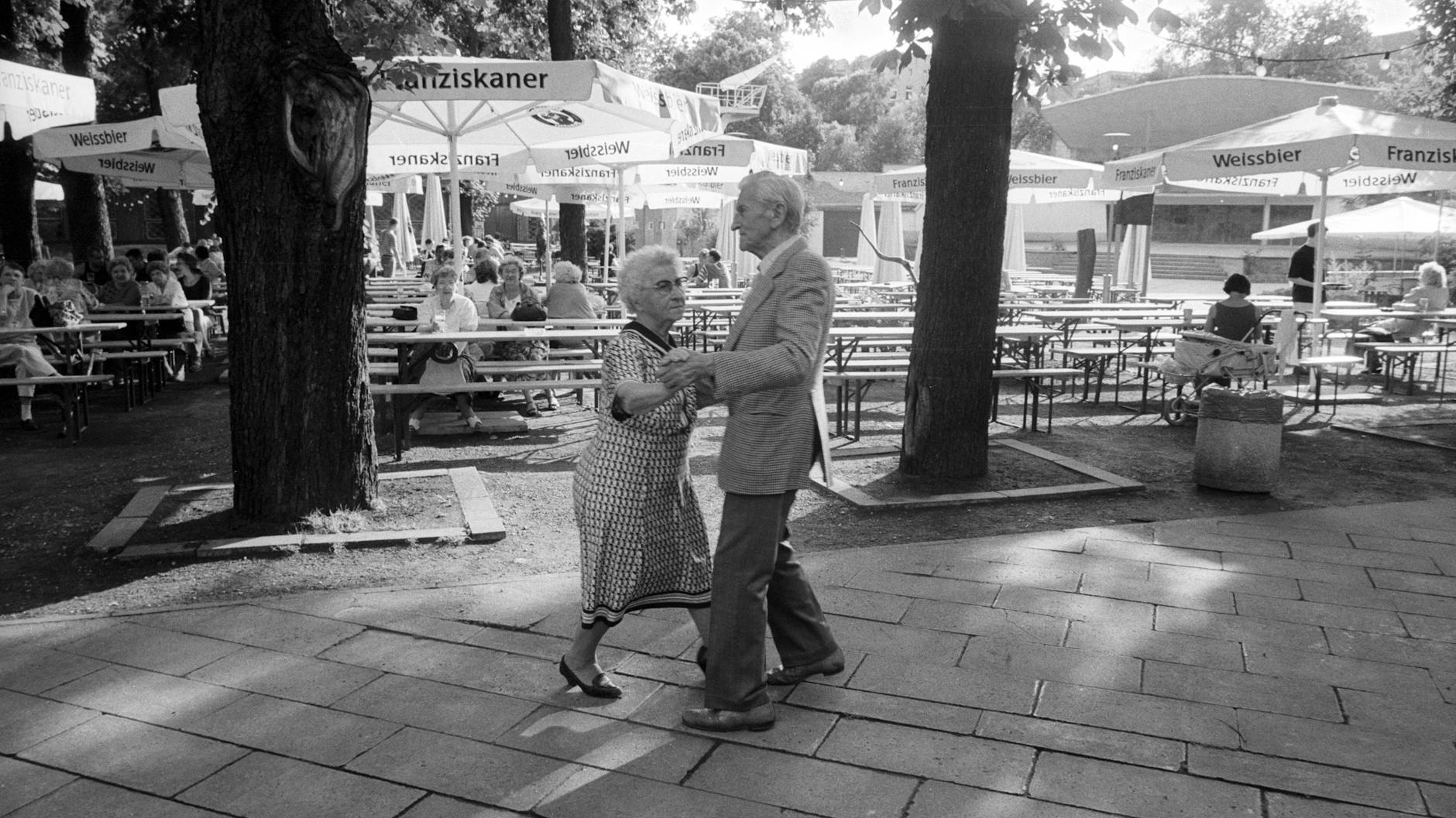 Tanztee im Prater-Biergarten