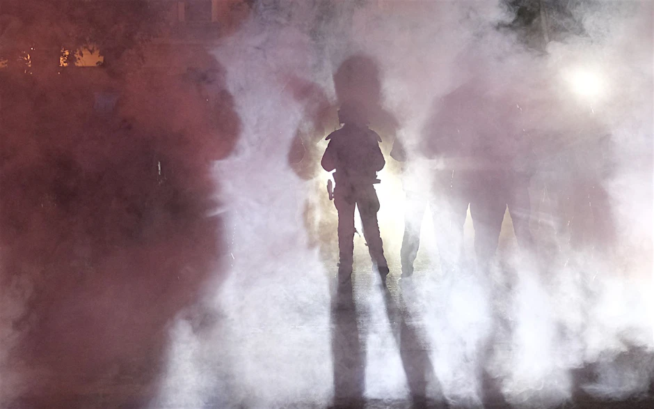 In mehreren Städten haben Sympathisanten gegen die&nbsp;Verurteilung der Studentin Lina E. wegen linksextremistischer Gewalttaten protestiert. In Leipzig wurden Polizisten mit Böllern beworfen.