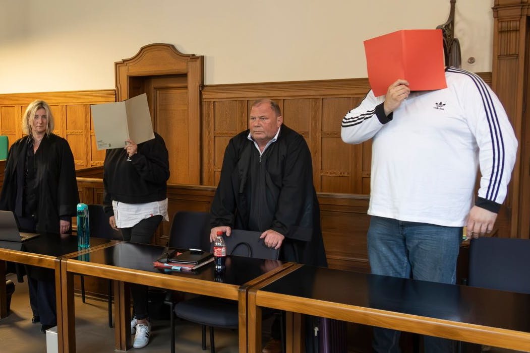 Die Angeklagten Damian M. (r.) und Grit A. (2.v.l.). waren einst ein Liebespaar.