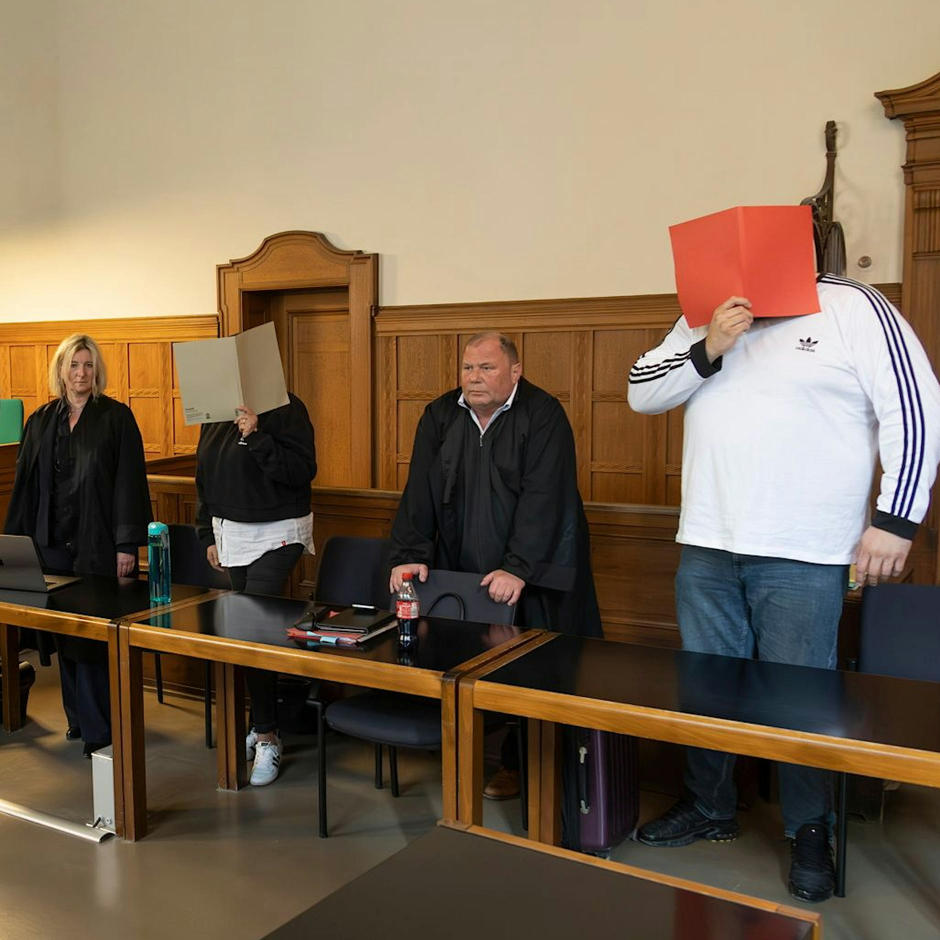 Aus Liebe: JVA-Bedienstete soll für Ex-Häftling Drogen in den Knast geschmuggelt haben