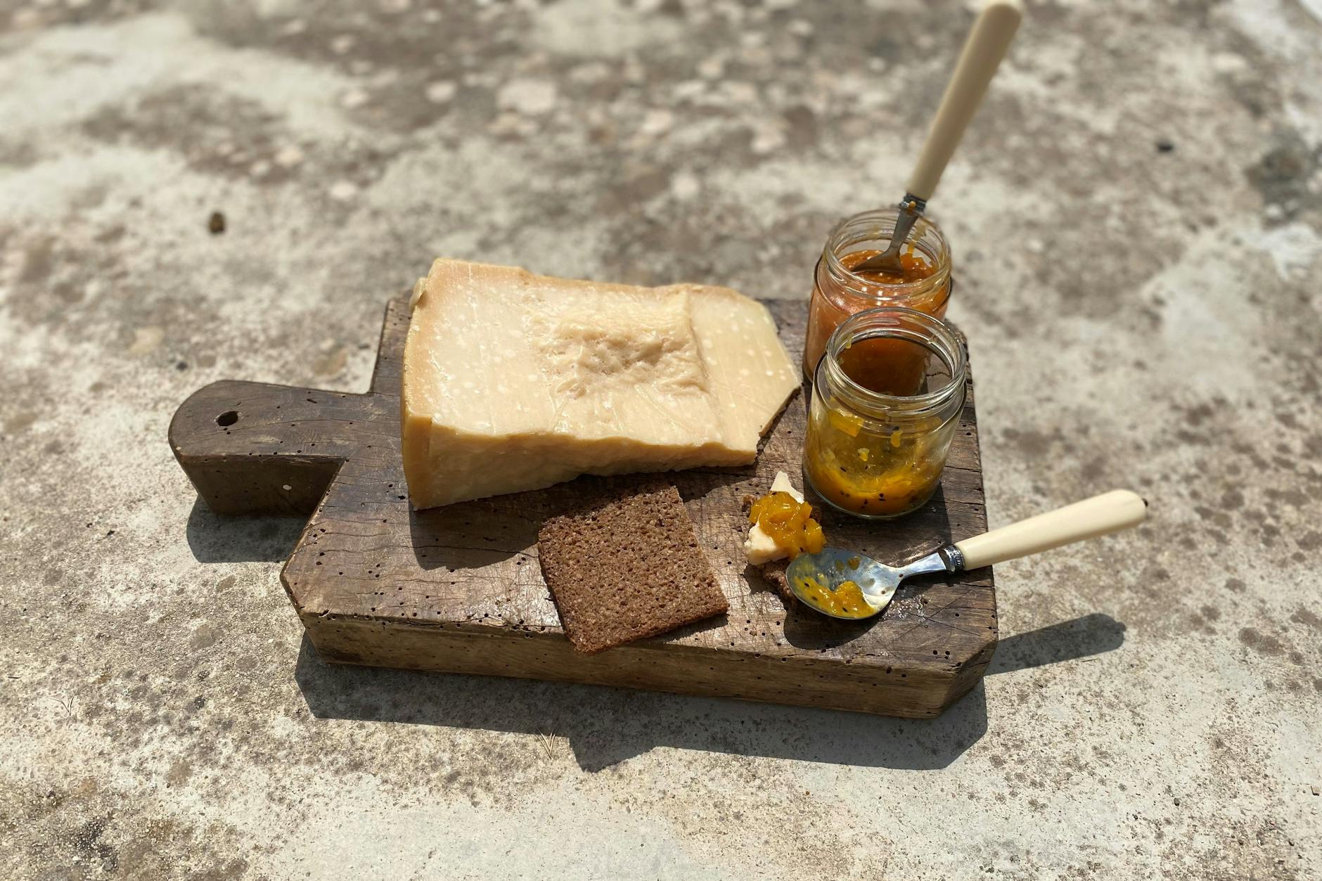 Selbstgemachtes Chutney ist ein absoluter Allrounder und passt zu Fisch, Fleisch und vor allem Käse.