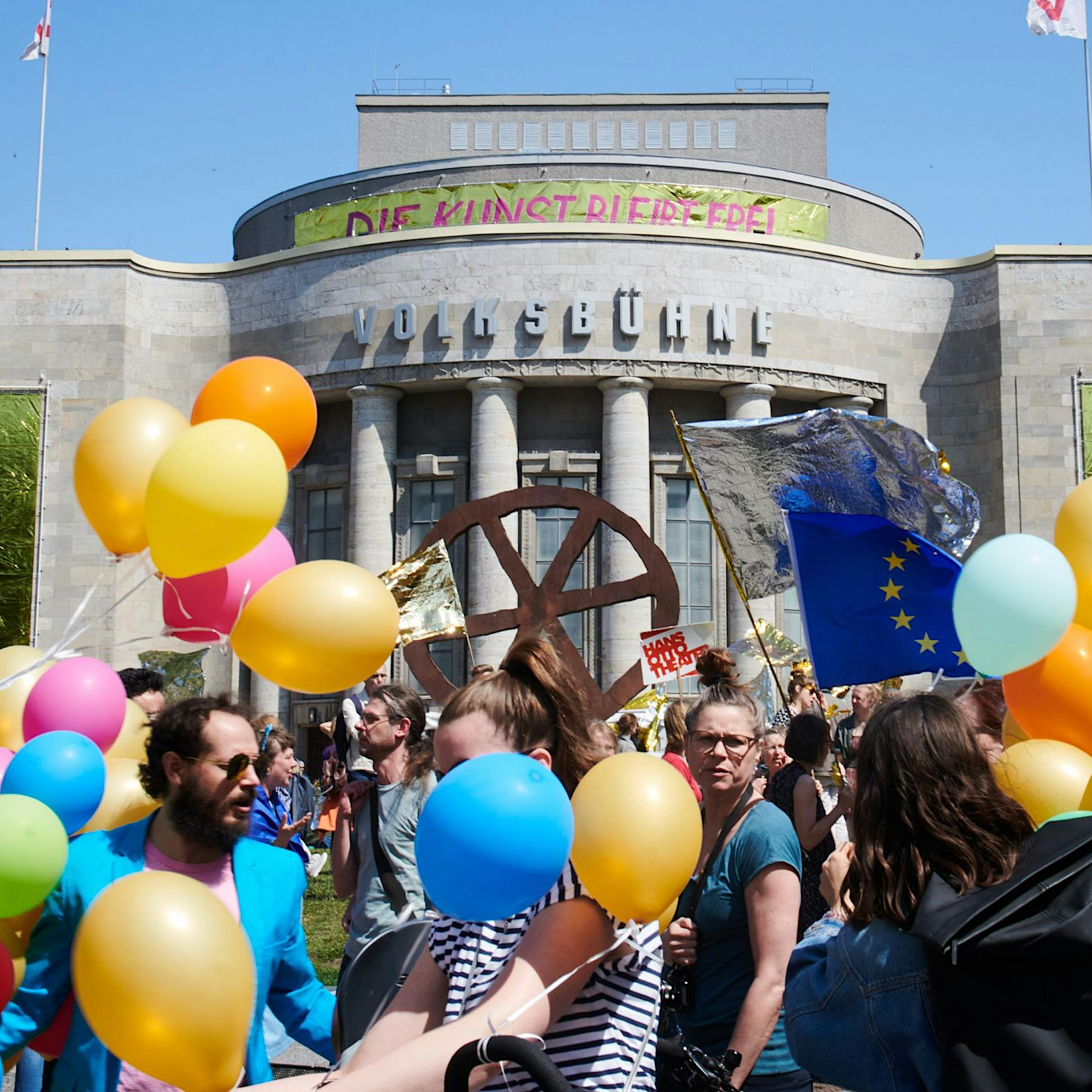 Die Letzte Generation kommt in die Volksbühne: Eine Besuchung ist keine Besetzung