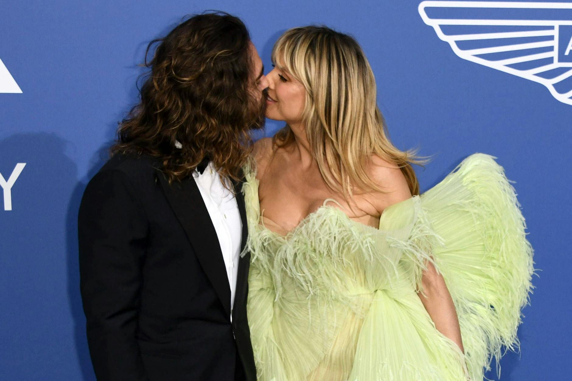 Tom Kaulitz und Heidi Klum können einfach nicht die Hände voneinander lassen.