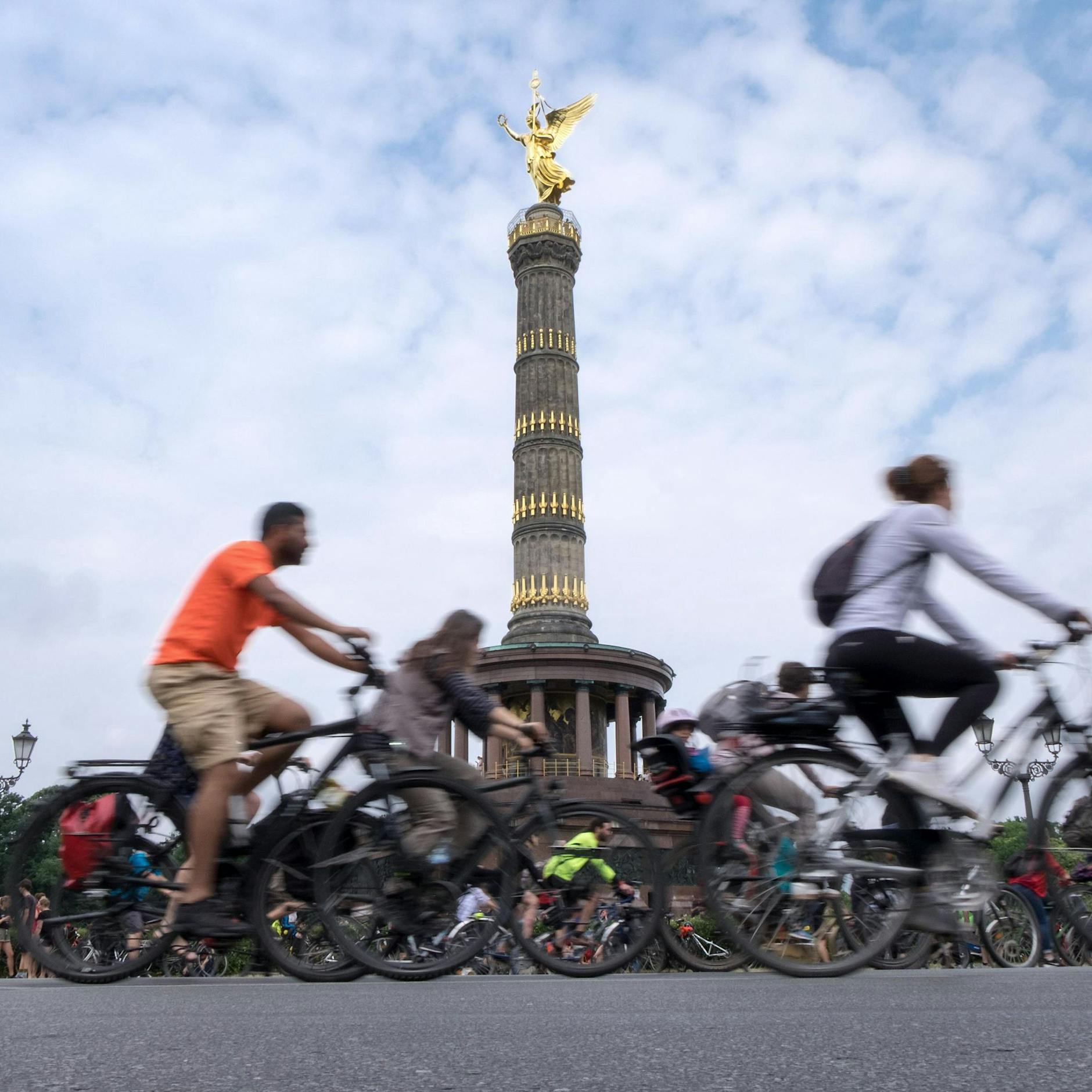 Sonntag: Fahrrad-Sternfahrt in Berlin – Innenstadt dicht