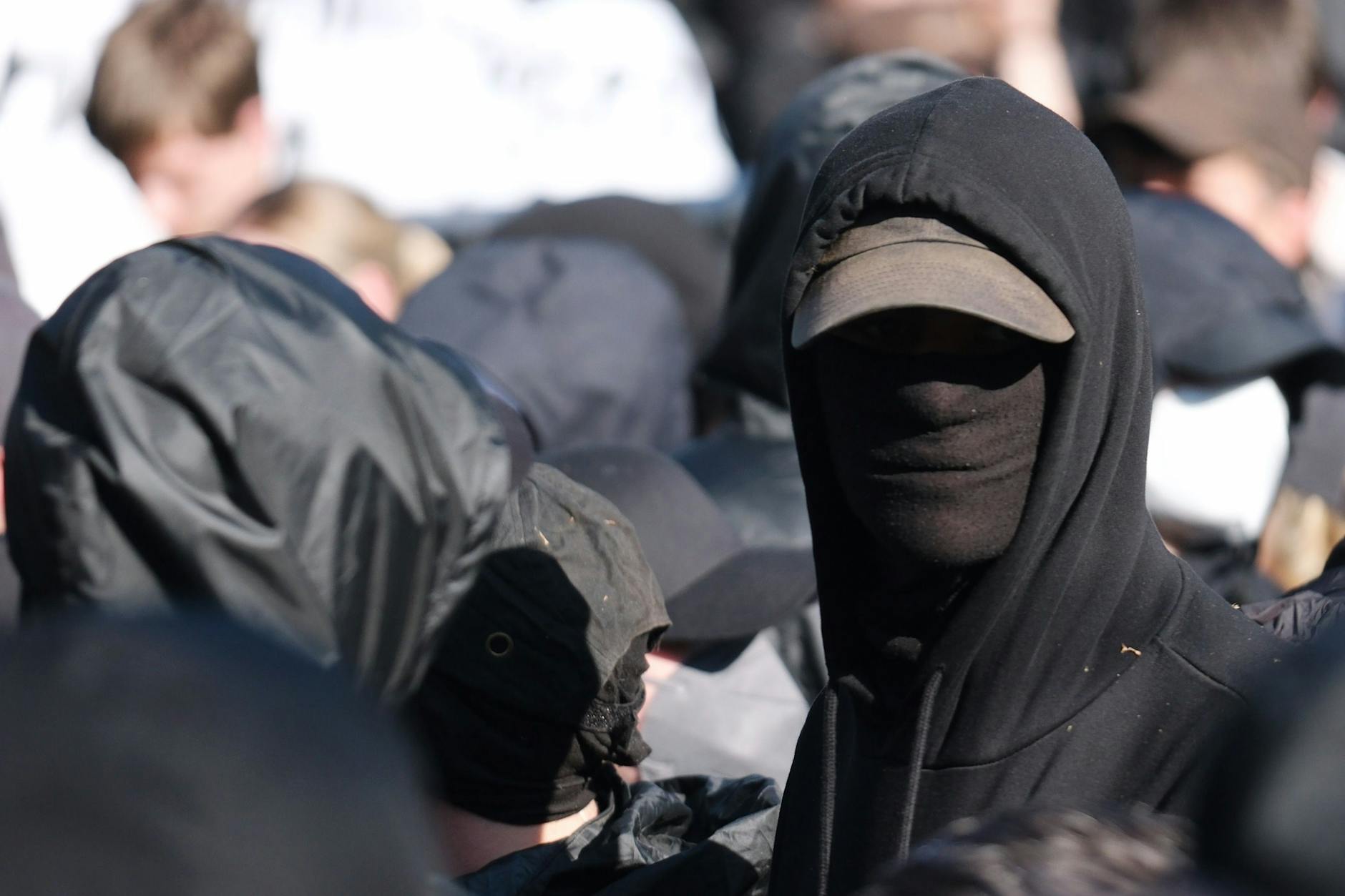 Mit Vermummung keine Demo.