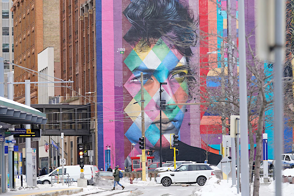 Winter in Minnesota. Bob Dylan auf einer Hauswand.