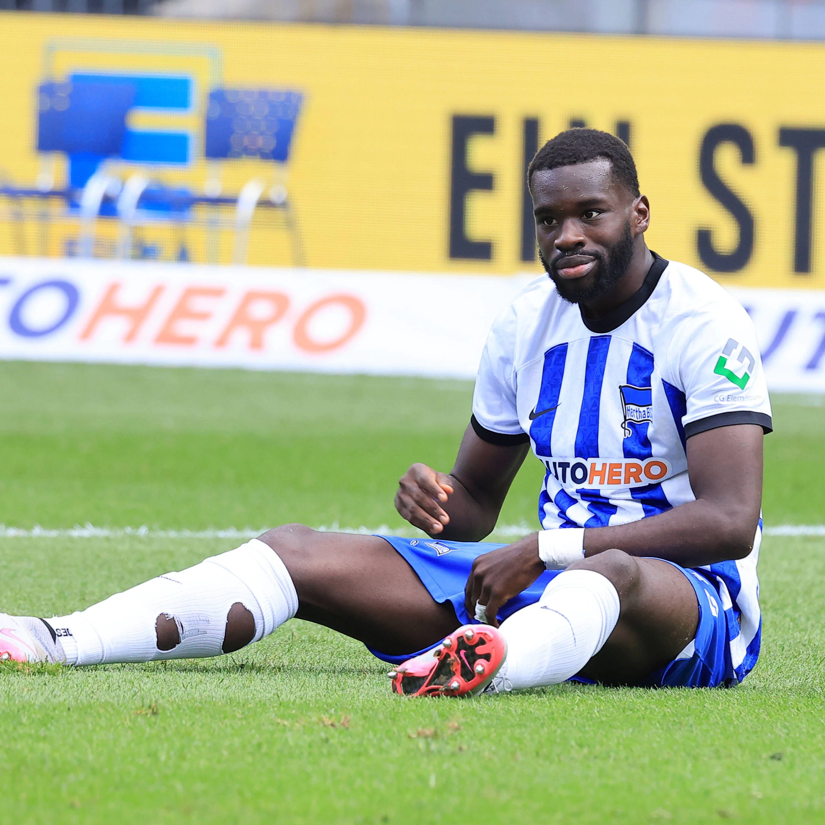 Bei Hertha BSC saß Wilfried Kanga oft enttäuscht auf dem Boden.