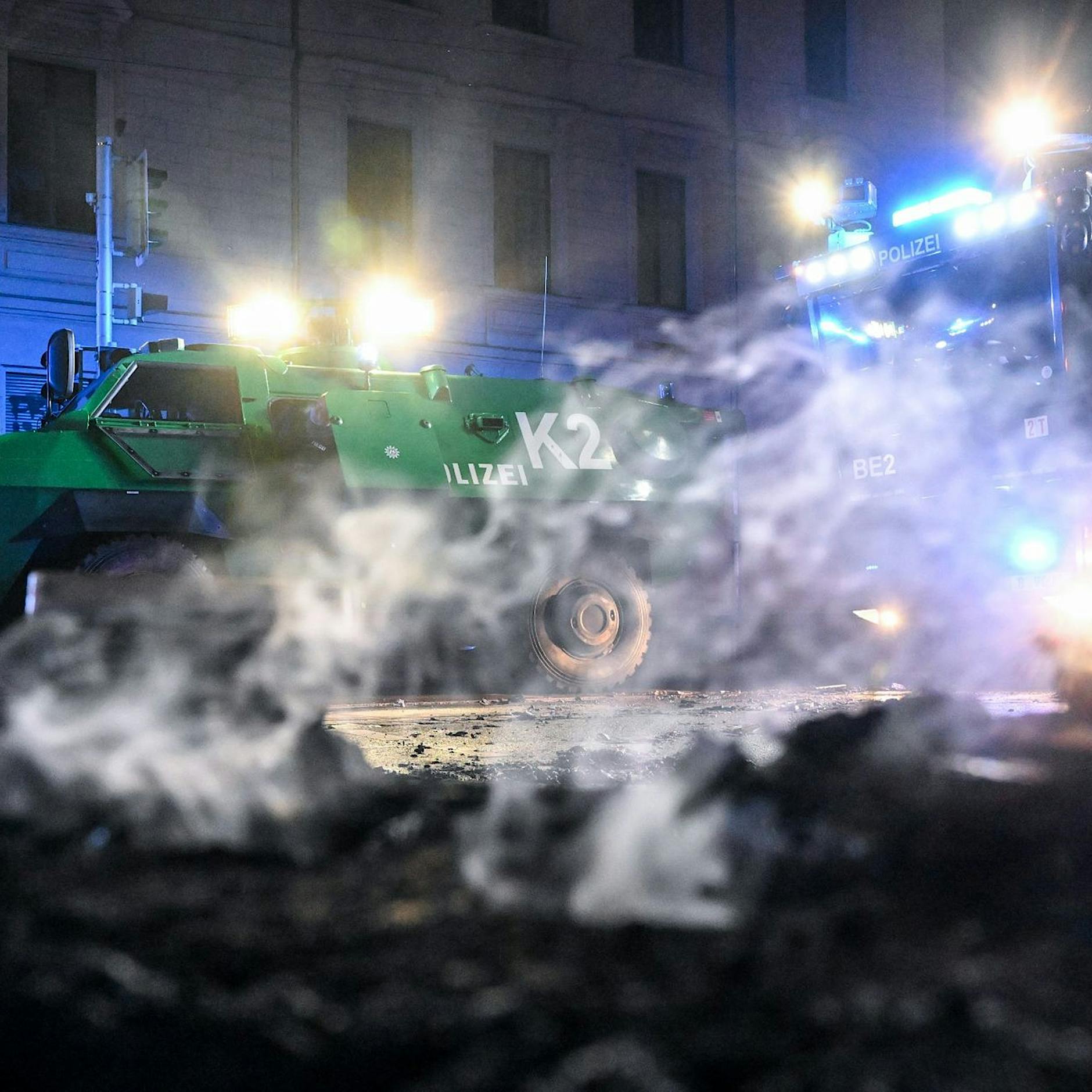 Heftige Krawalle in Leipzig: Linke wirft Polizei Eskalation vor