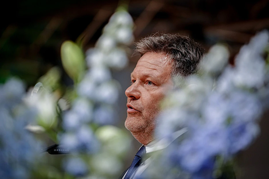 Robert Habeck (Bündnis 90/Die Grünen), Bundesminister für Wirtschaft und Klimaschutz, ist zu Gesprächen auf der Insel Rügen.