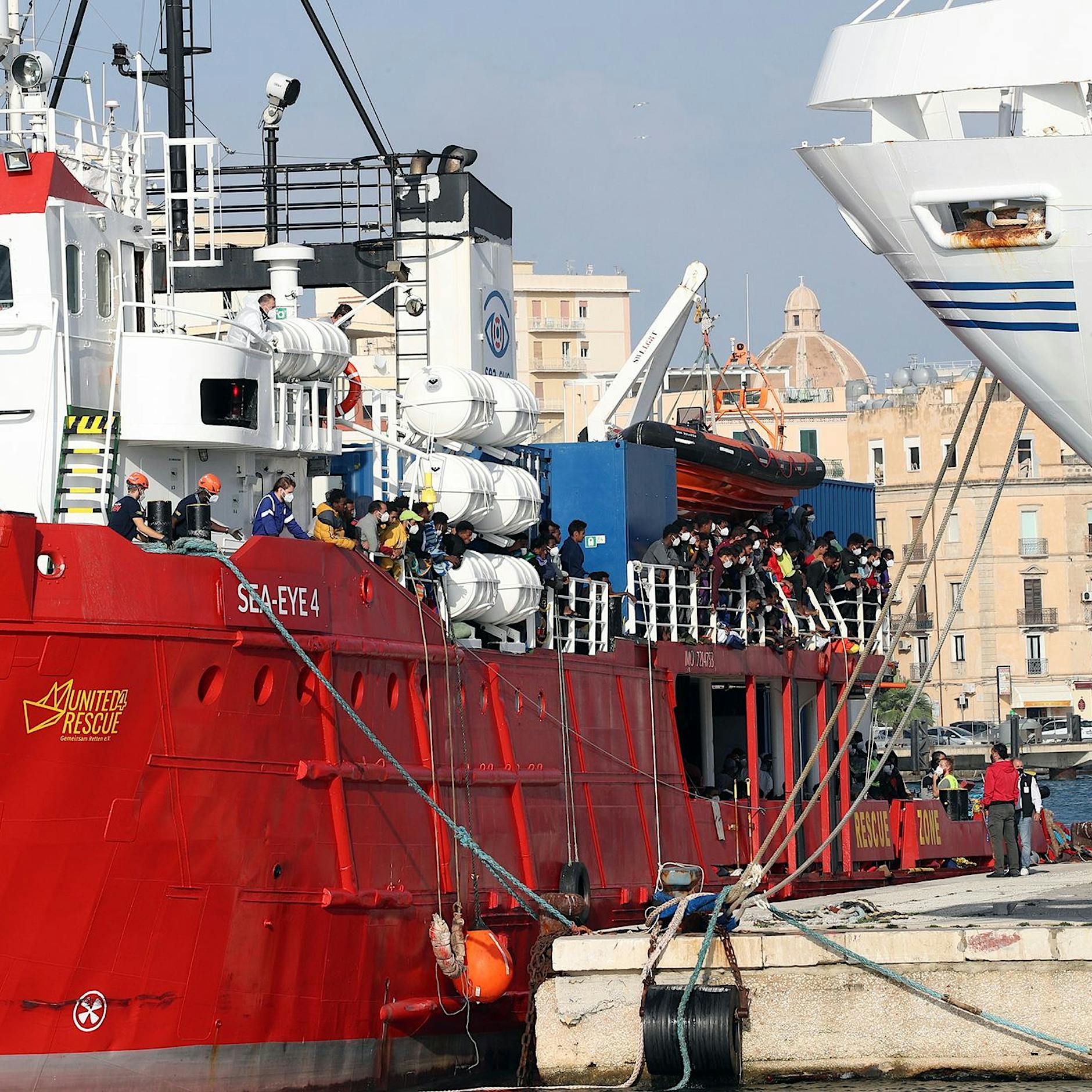 Sea-Eye-Schiff festgesetzt: Deutsche Seenotretter bitten Baerbock um Hilfe