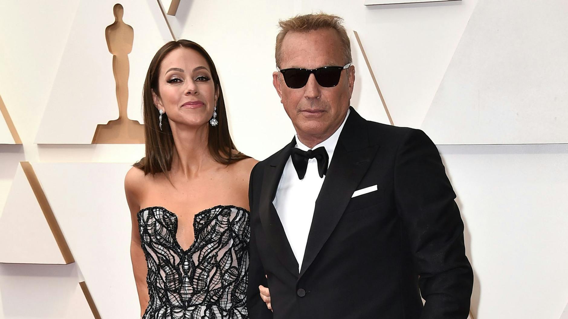 Kevin Costner (68) und Christine Baumgartner (49), seine zweite Ehefrau. Sie hat kürzlich die Scheidung eingereicht.