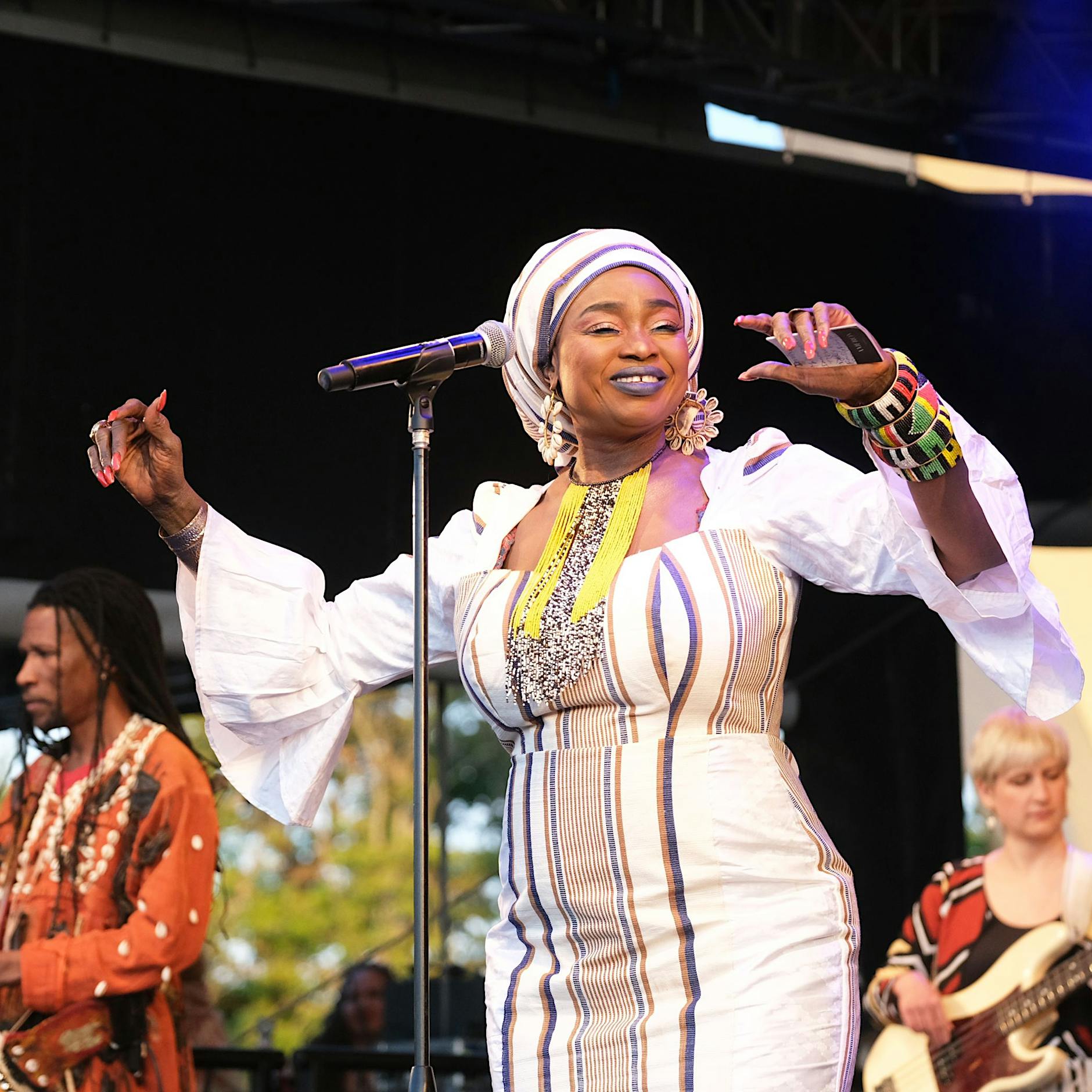 Haus der Kulturen der Welt: Grammy-Preisträgerin Sangaré sang für Frauen und Frieden