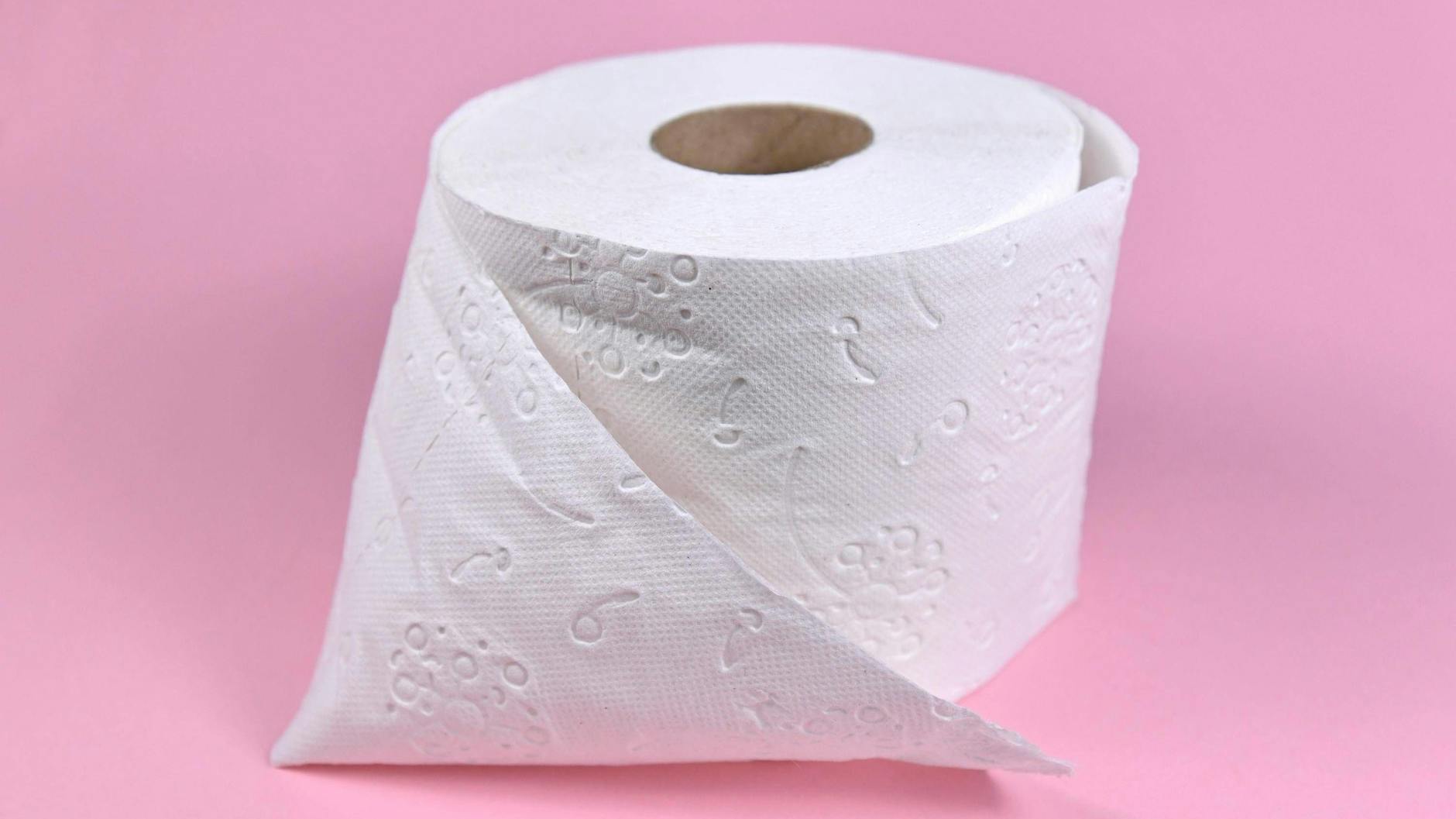 Eine Rolle Klopapier im Kühlschrank, hilft das wirklich?